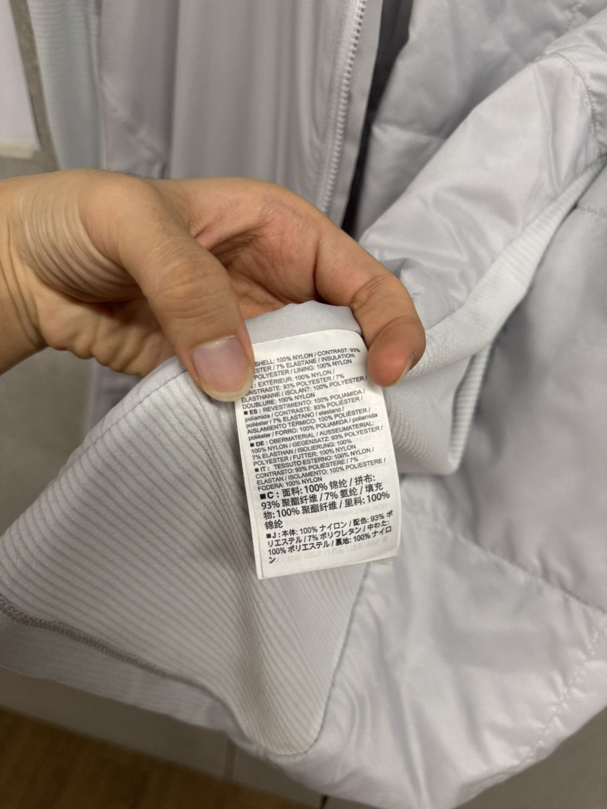 Arc'teryx Arcteryx ATOM SL lightweight solid-color sports vest Size US XL / EU 56 / 4 - 8 Thumbnail