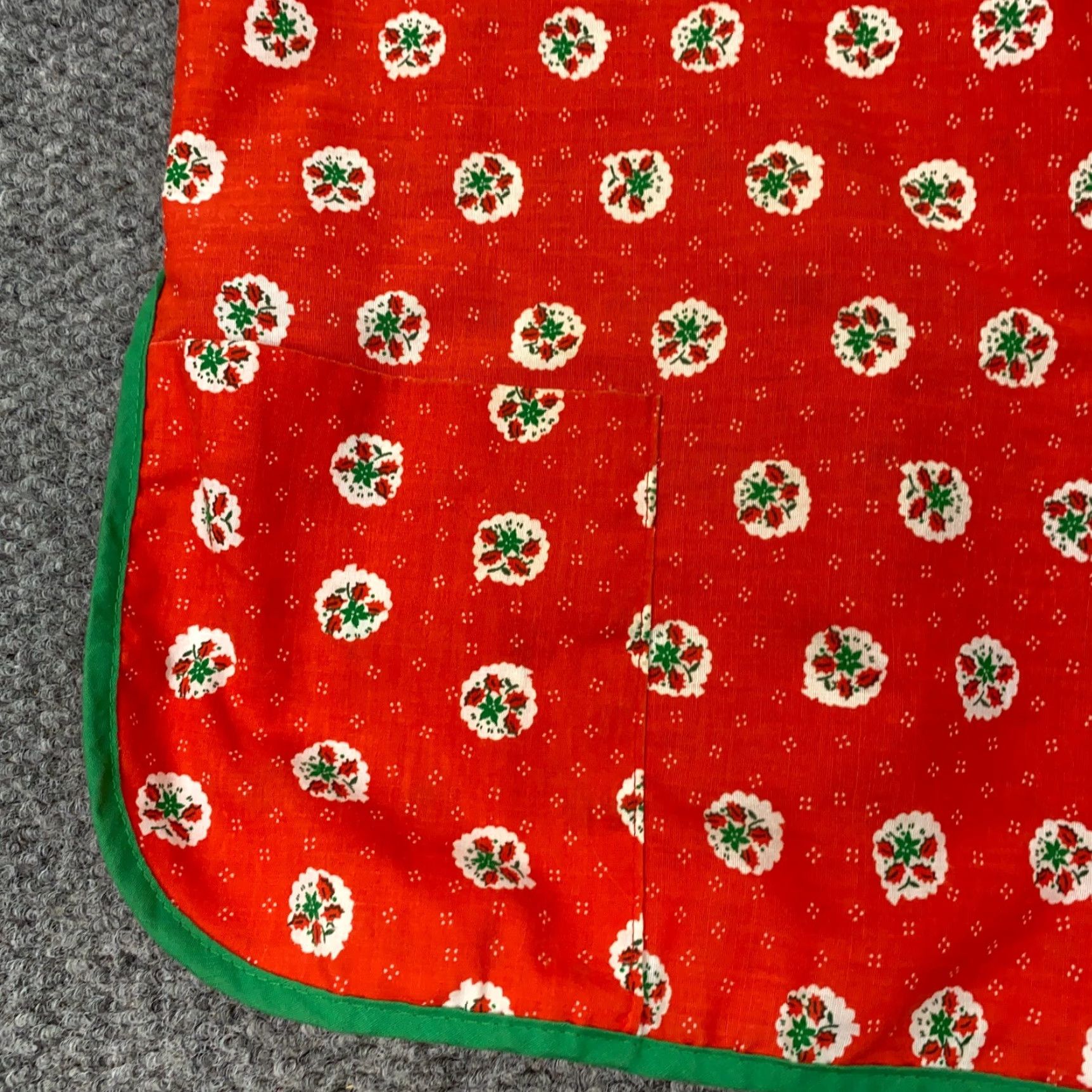 Vintage VINTAGE izzys Blouse Top Womens M Red Christmas Holiday Floral Sleeveless Button-Up Snap Neck V-Neck Casual Workwear Pockets Zn Size M / US 6-8 / IT 42-44 - 4 Thumbnail