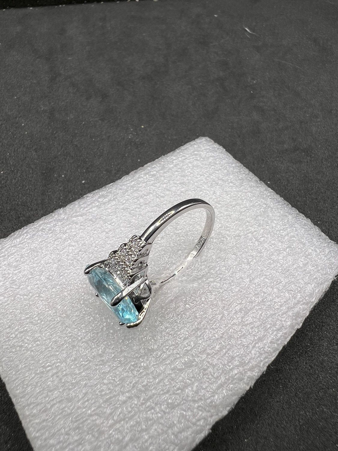 Jewelry Ocean Blue Crystal Silver Ring with Czs - Size 7.75 Size ONE SIZE - 4 Thumbnail