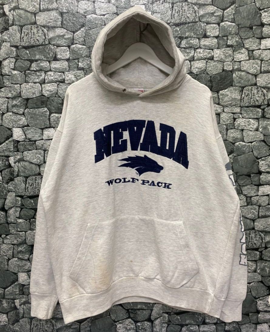 Vintage Vintage Nevada Wolf Park Distressed Hoodies Size US XL / EU 56 / 4 - 1 Thumbnail