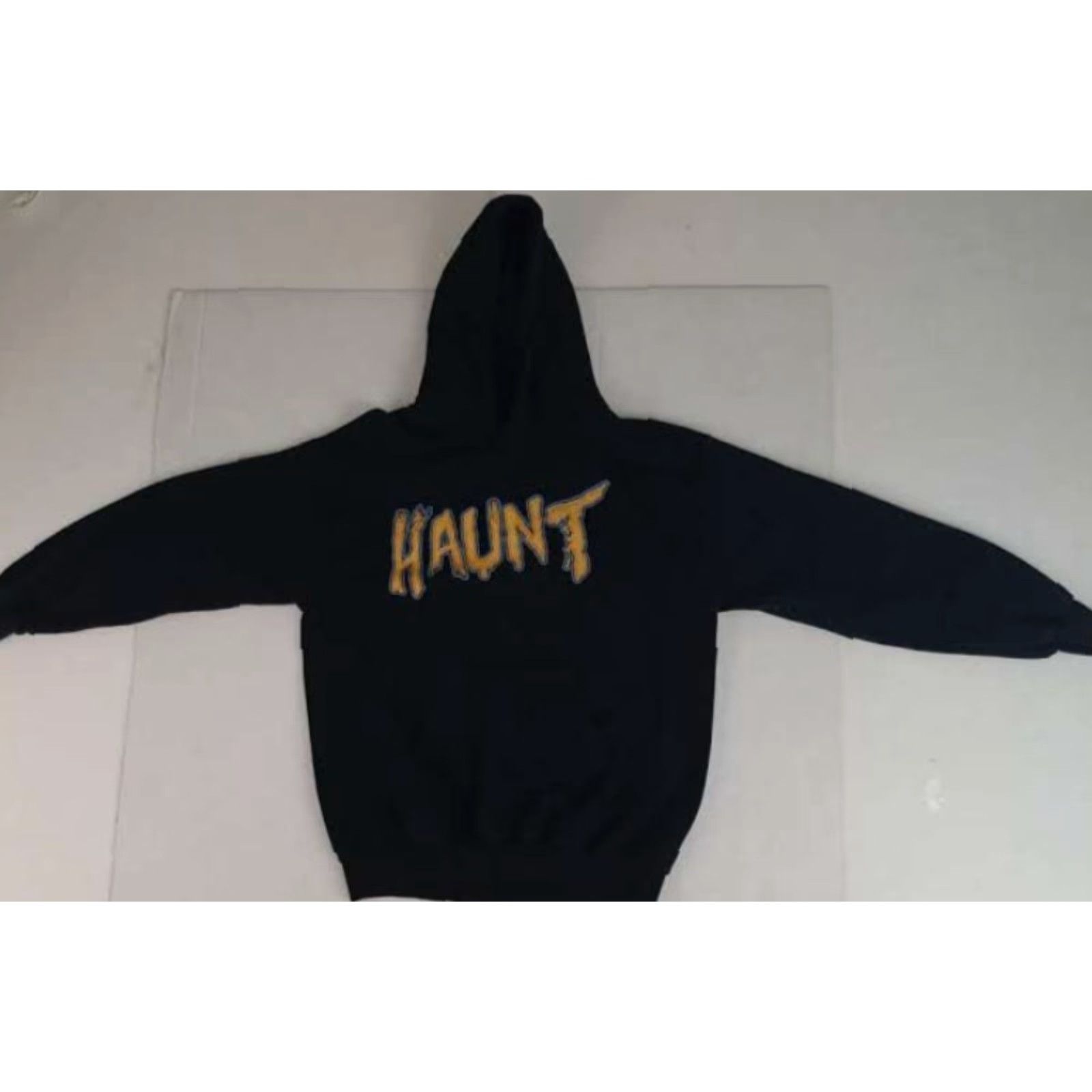 Gildan VINTAGE Haunt Scarecrow Cedar Point Theme Ride Sweatshirt Medium Hooded Pullover Gildan Black Women 24in long 21in pit to pit Size M / US 6-8 / IT 42-44 - 2 Thumbnail