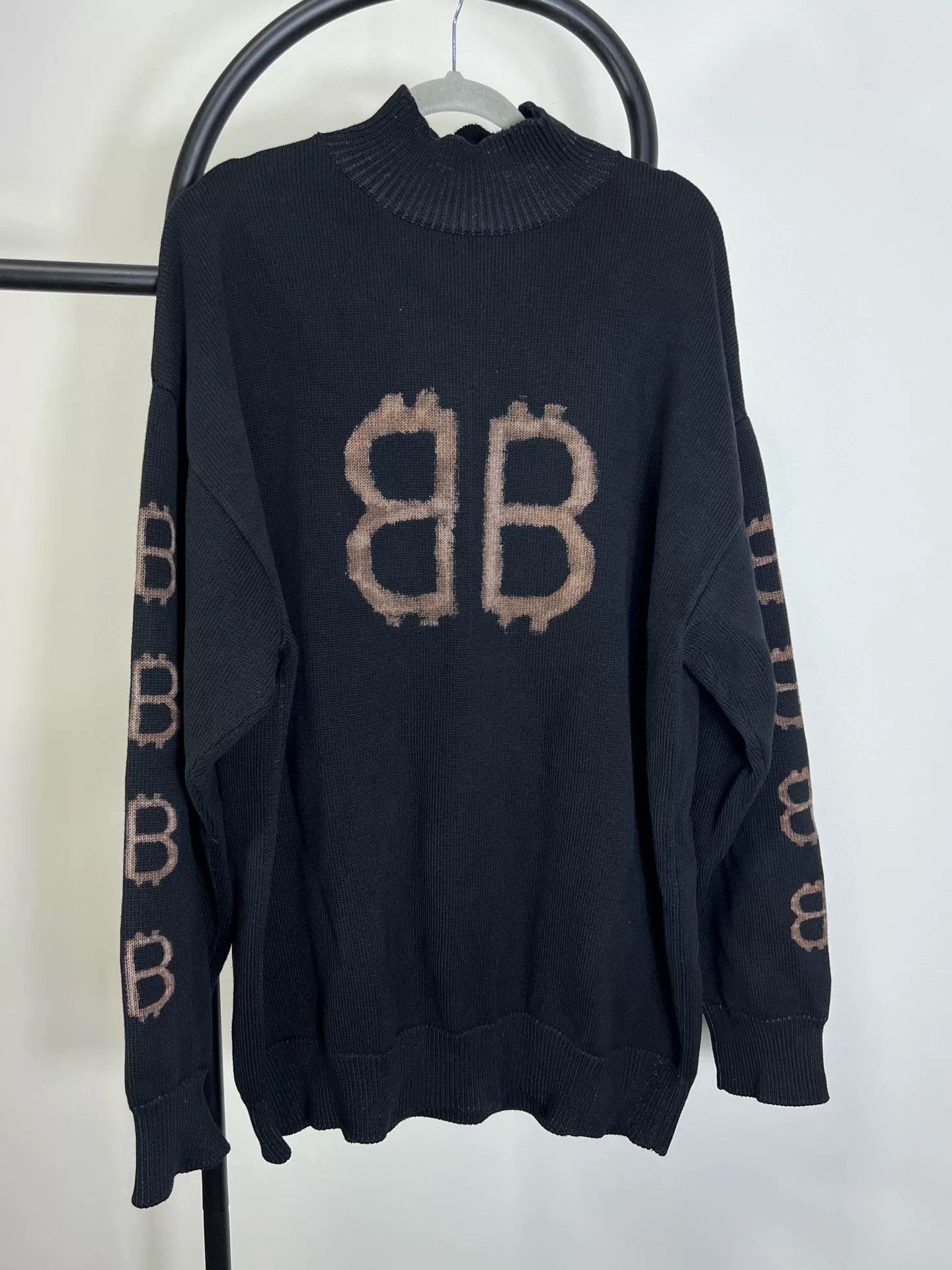 Balenciaga Balenciaga Printed Black Sweater S Men Size US S / EU 44-46 / 1 - 1 Thumbnail