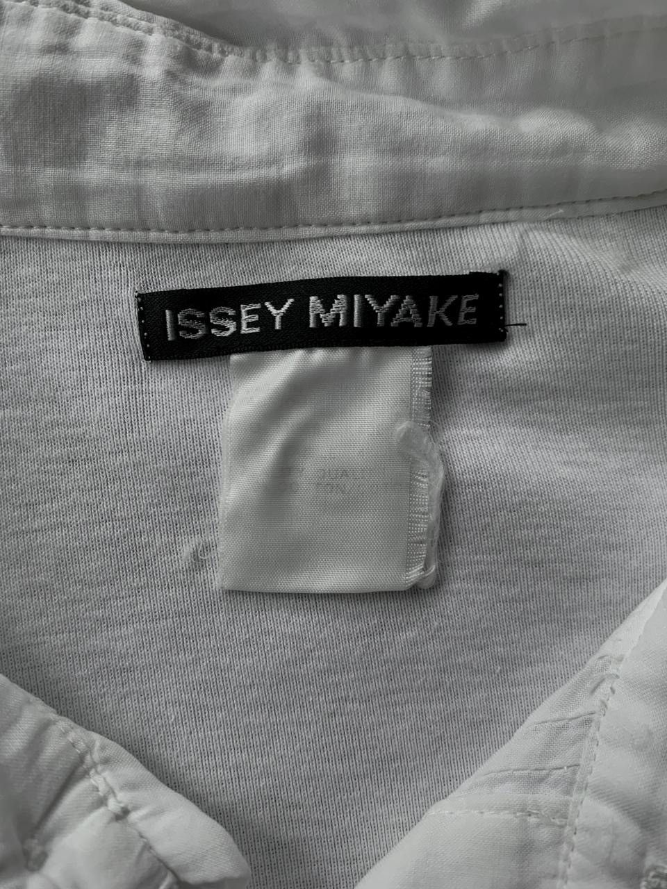 Issey Miyake FREE TAX! Half Buttoned Pleated Ls Shirt Size US L / EU 52-54 / 3 - 10 Thumbnail