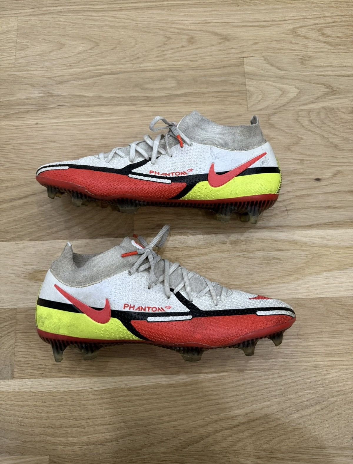 Nike Soccer Cleats Size US 9.5 / EU 42-43 - 1 Thumbnail