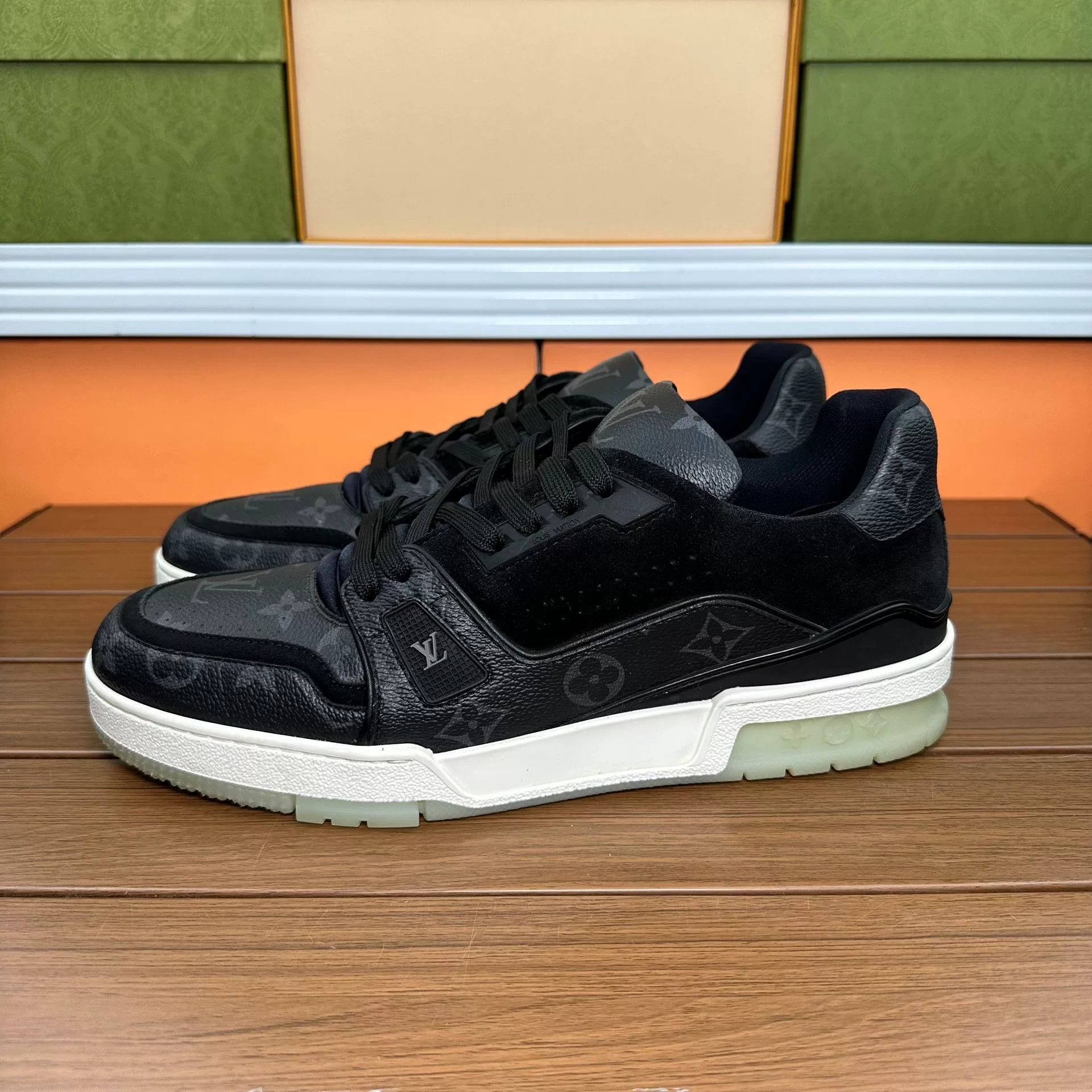 Louis Vuitton Louis Vuitton Training Black Lowtop Sneakers 9 Men Size US 9 / EU 42 - 1 Thumbnail