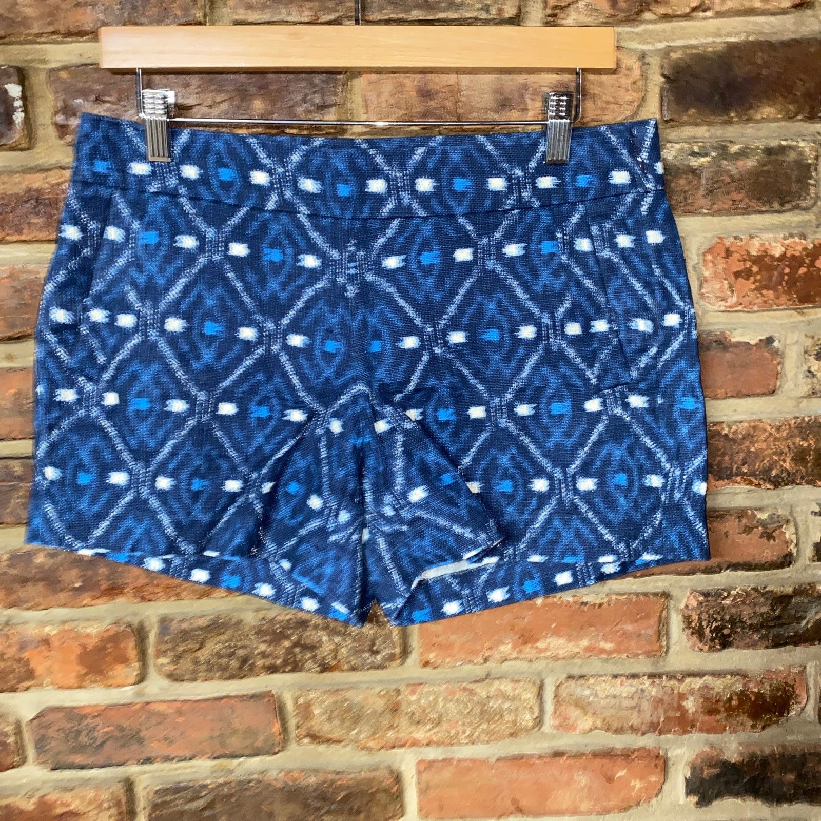 J.Crew J. Crew Blue Ikat Woven Flat Front Chino Side-Zip Shorts 4 Size 27" / US 4 / IT 40 - 1 Thumbnail