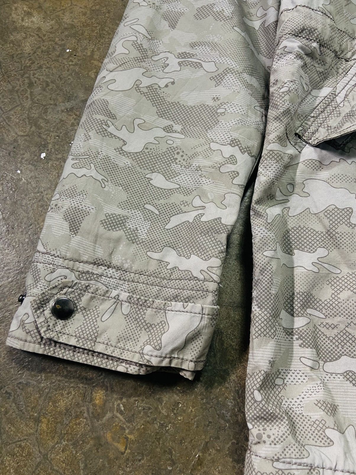 United Colors Of Benetton United Color of Benetton Camo Parka Size US L / EU 52-54 / 3 - 4 Thumbnail