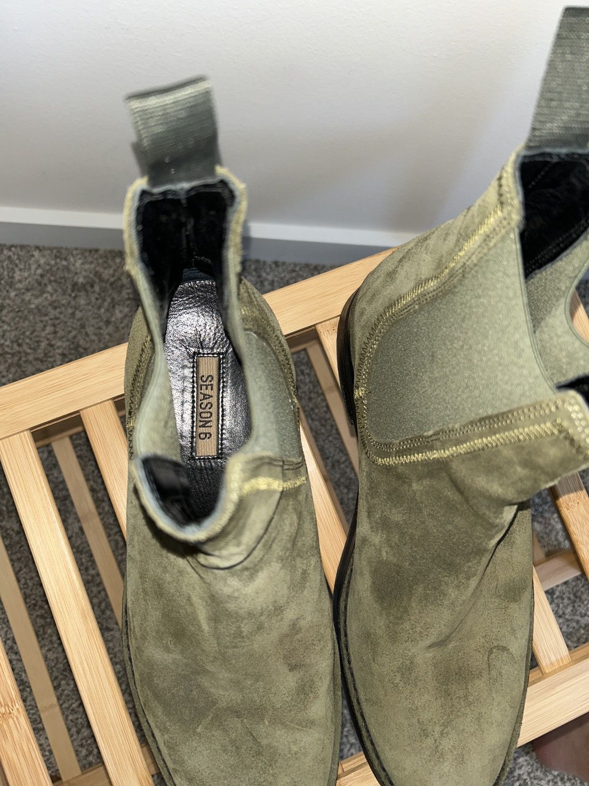 Yeezy Yeezy Season 6 Green Suede Chelsea Boots 11 US Men’s Size US 11 / EU 44 - 8 Thumbnail
