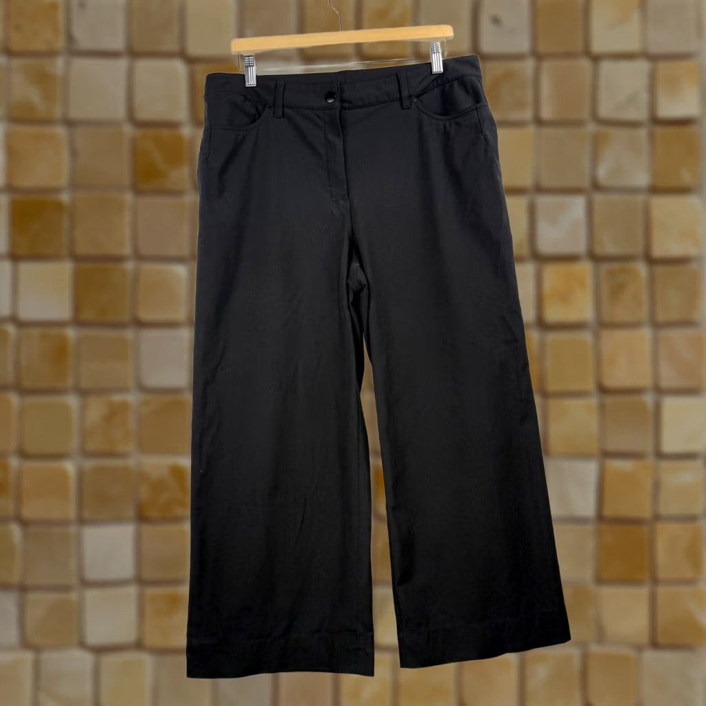 Lululemon Lululemon Pants 33 Black City Sleek 5 Pocket Wide Leg Utlitech 33x25 READ Pants Men Regular Wide-Leg Black 33"} Size US 33 - 1 Thumbnail