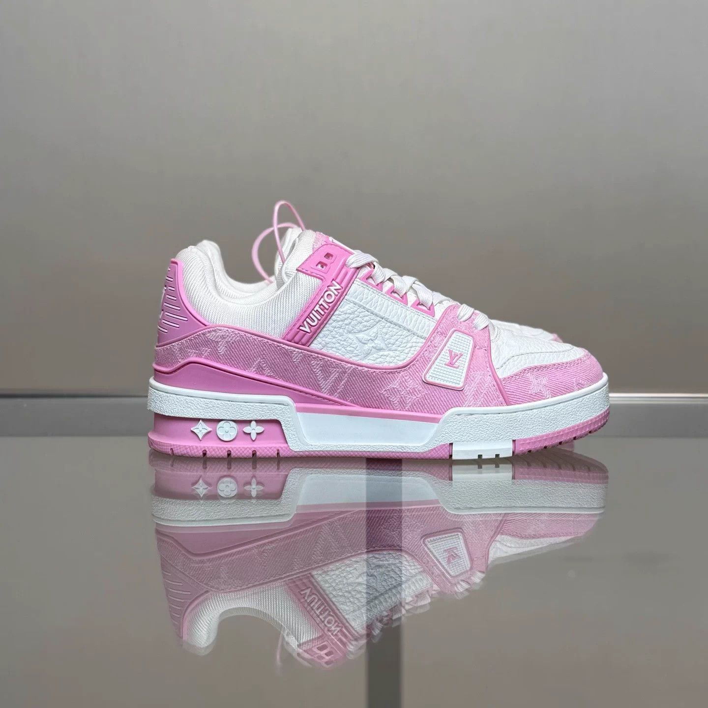 Louis Vuitton LV Trainer 25 White Pink Denim Sneakers EUR 36.5 99 Size US 5.5 / IT 35.5 - 3 Thumbnail