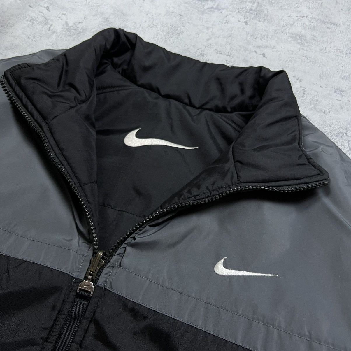 Nike 90s NIKE REVERSIBLE VINTAGE OVERSIZED PUFFER DOWN JACKET Size US XL / EU 56 / 4 - 12 Thumbnail