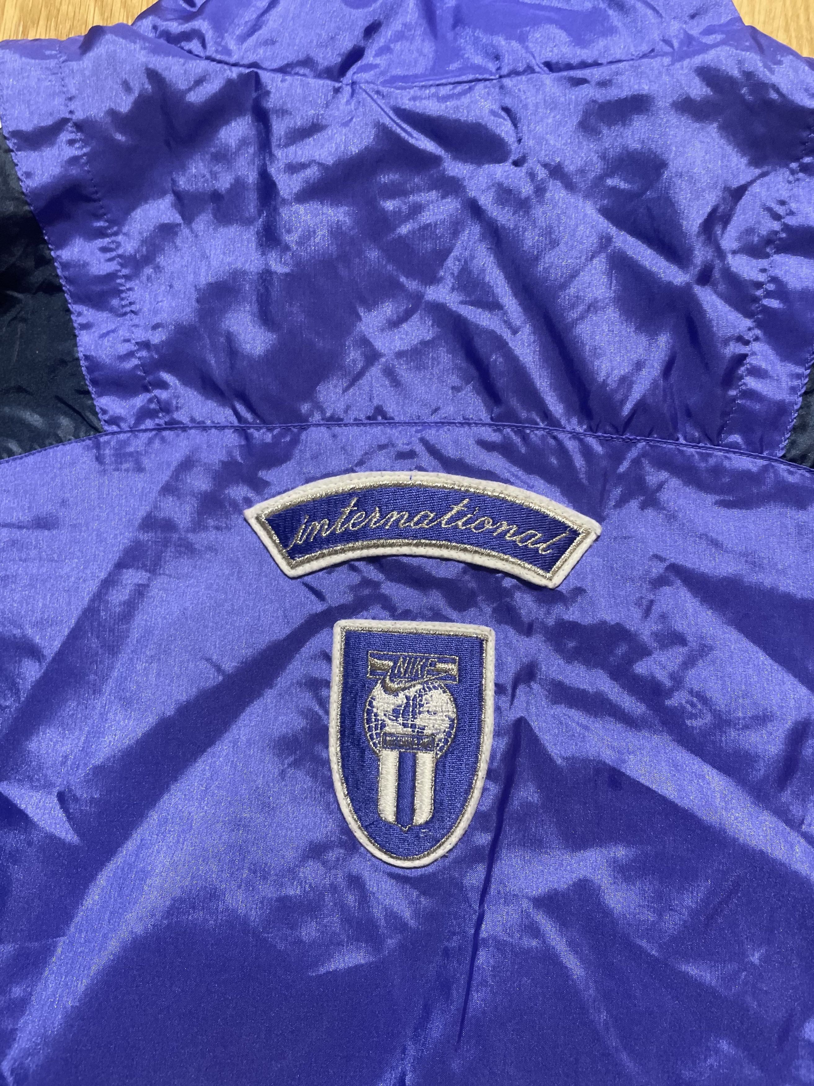 Nike Nike Vintage Windbreaker Purple Black White 90s Size US XL / EU 56 / 4 - 2 Thumbnail