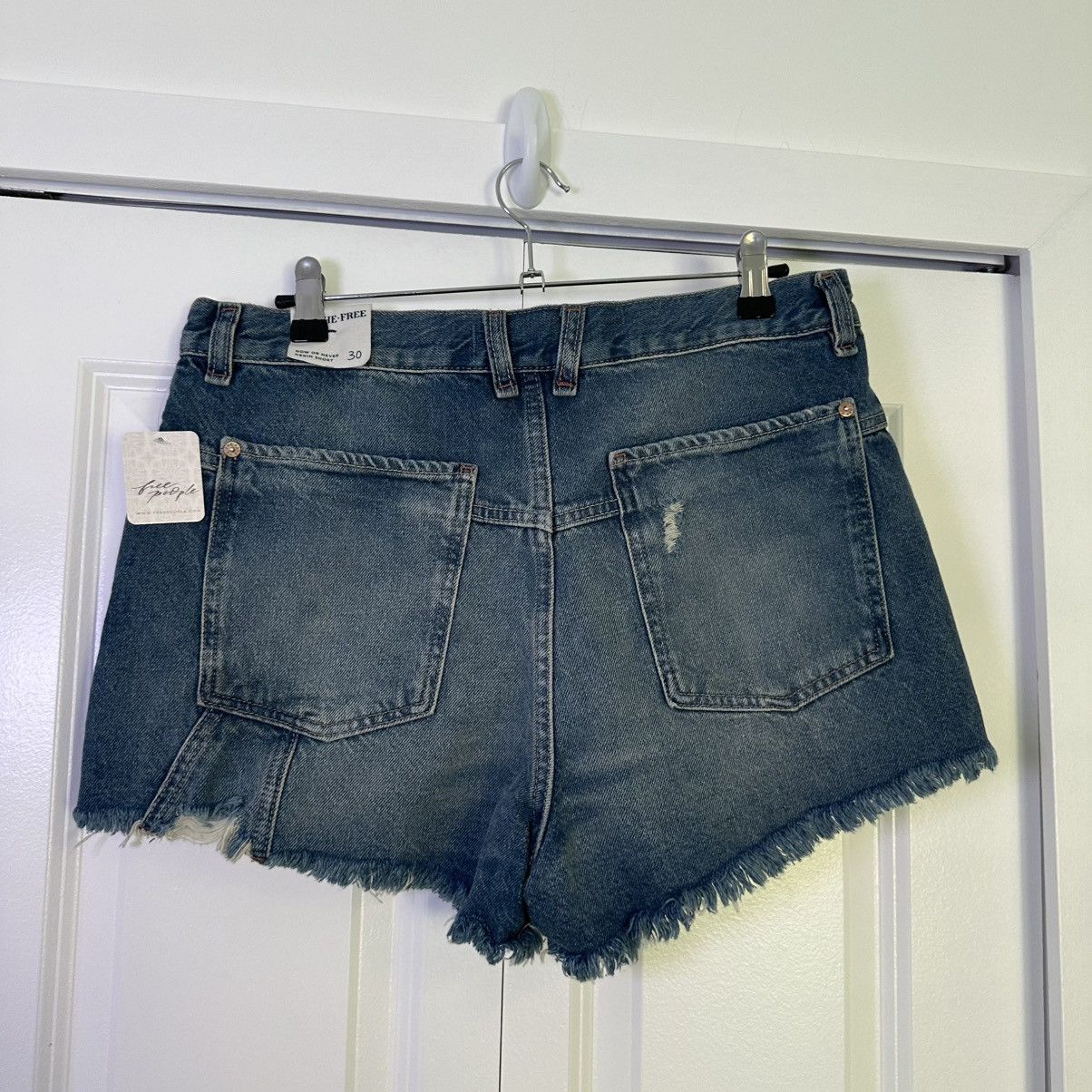 Free People Free People We The Free Now or Never Shorts Size 30 NWT Size 30" / US 8 / IT 44 - 2 Thumbnail