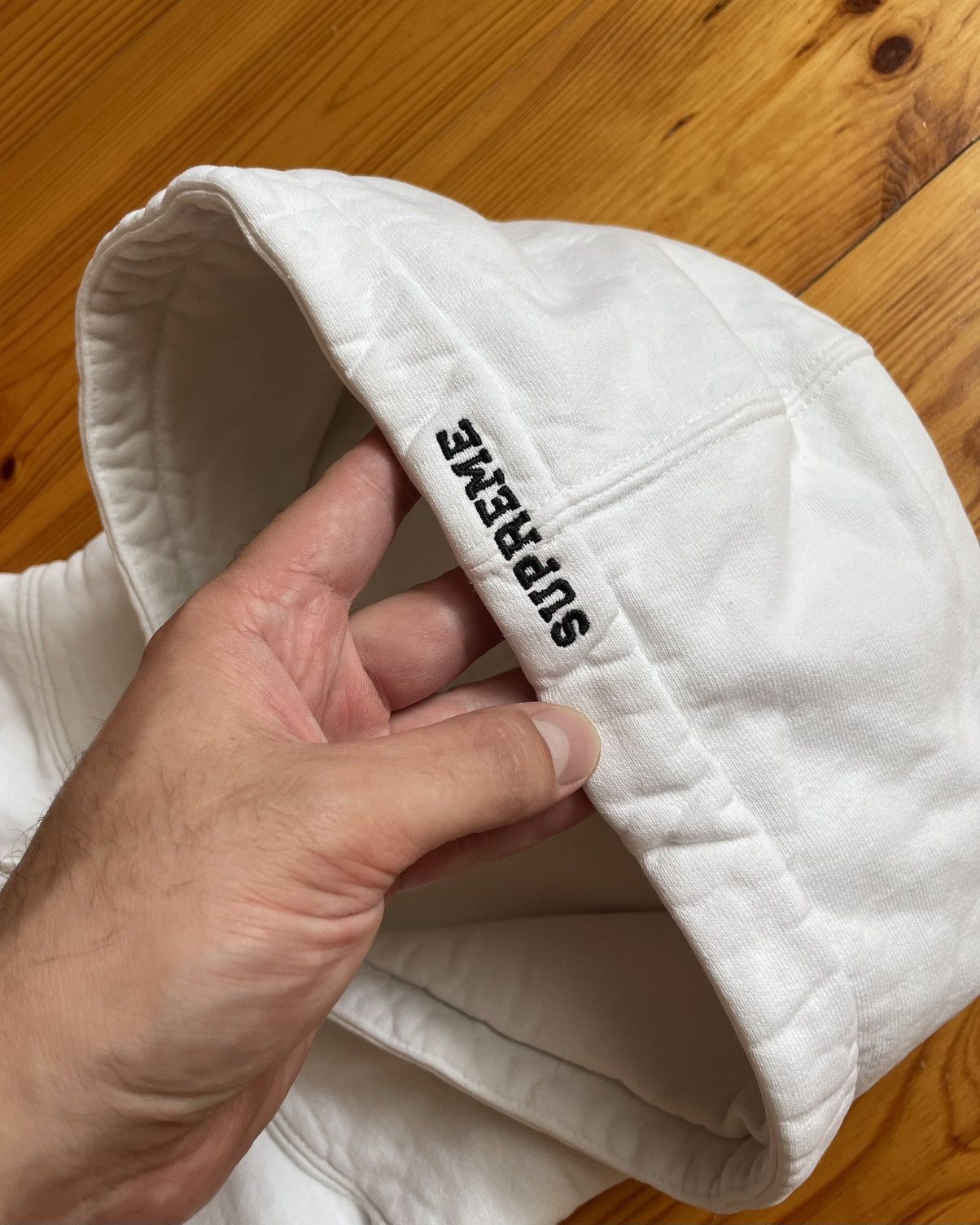 Supreme Supreme ‘The Land Of Fuck’ Logo White Hoodie Size US M / EU 48-50 / 2 - 6 Thumbnail