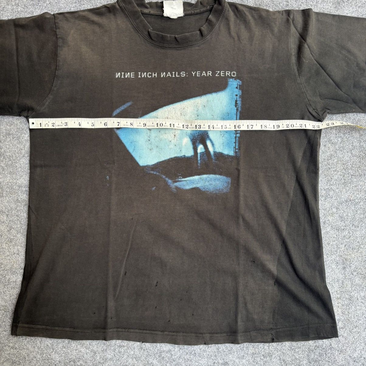 Band Tees Vintage Nine Inch Nails Year Zero T shirt Size US M / EU 48-50 / 2 - 5 Thumbnail