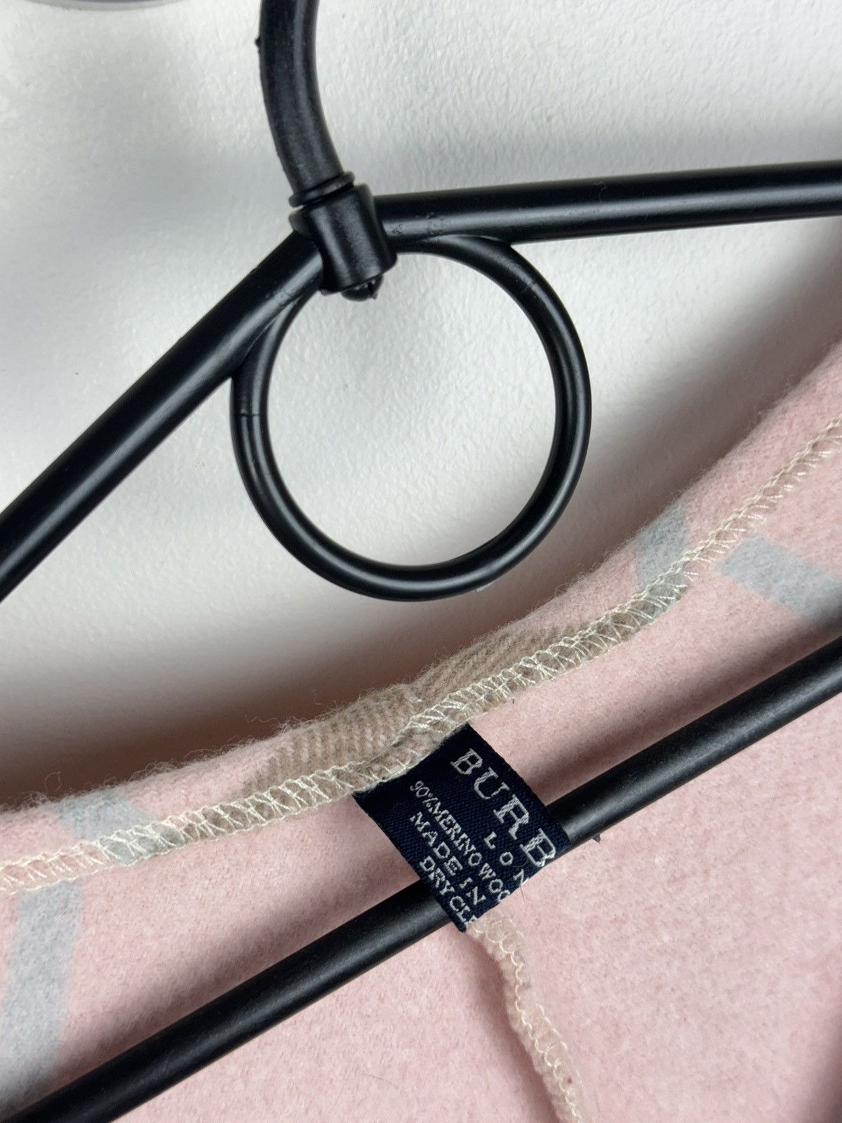 Burberry × Vintage Wool pink poncho Burberry 90s original rare luxury item Size ONE SIZE - 3 Thumbnail