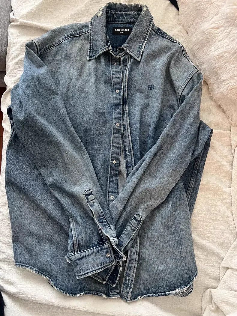 Balenciaga Balenciaga Embroidered Distressed Frayed Denim Shirt Size US S / EU 44-46 / 1 - 1 Thumbnail