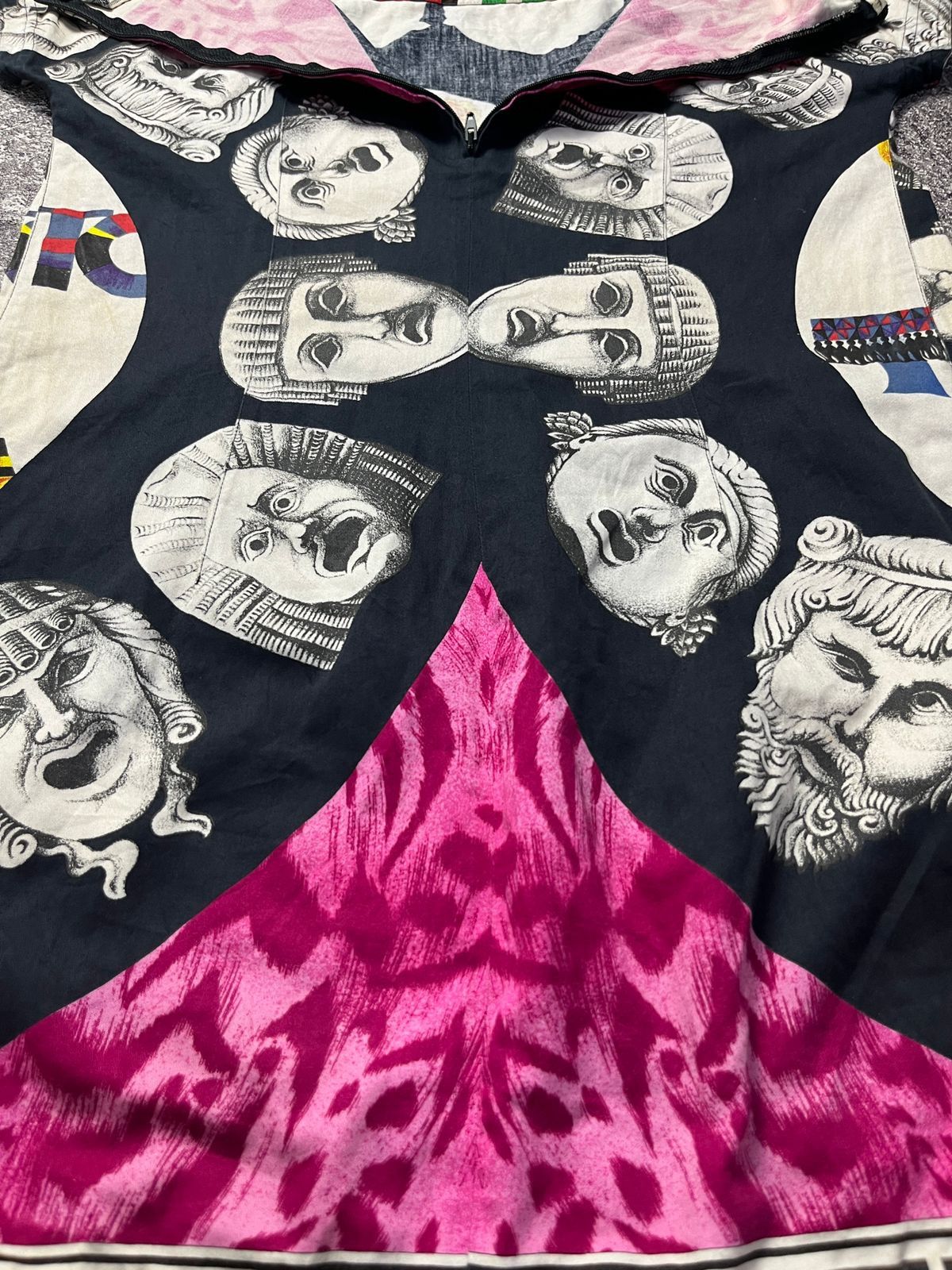 Versace Vintage Gianni Versace dress fullprint art Size XS / US 0-2 / IT 36-38 - 14 Thumbnail