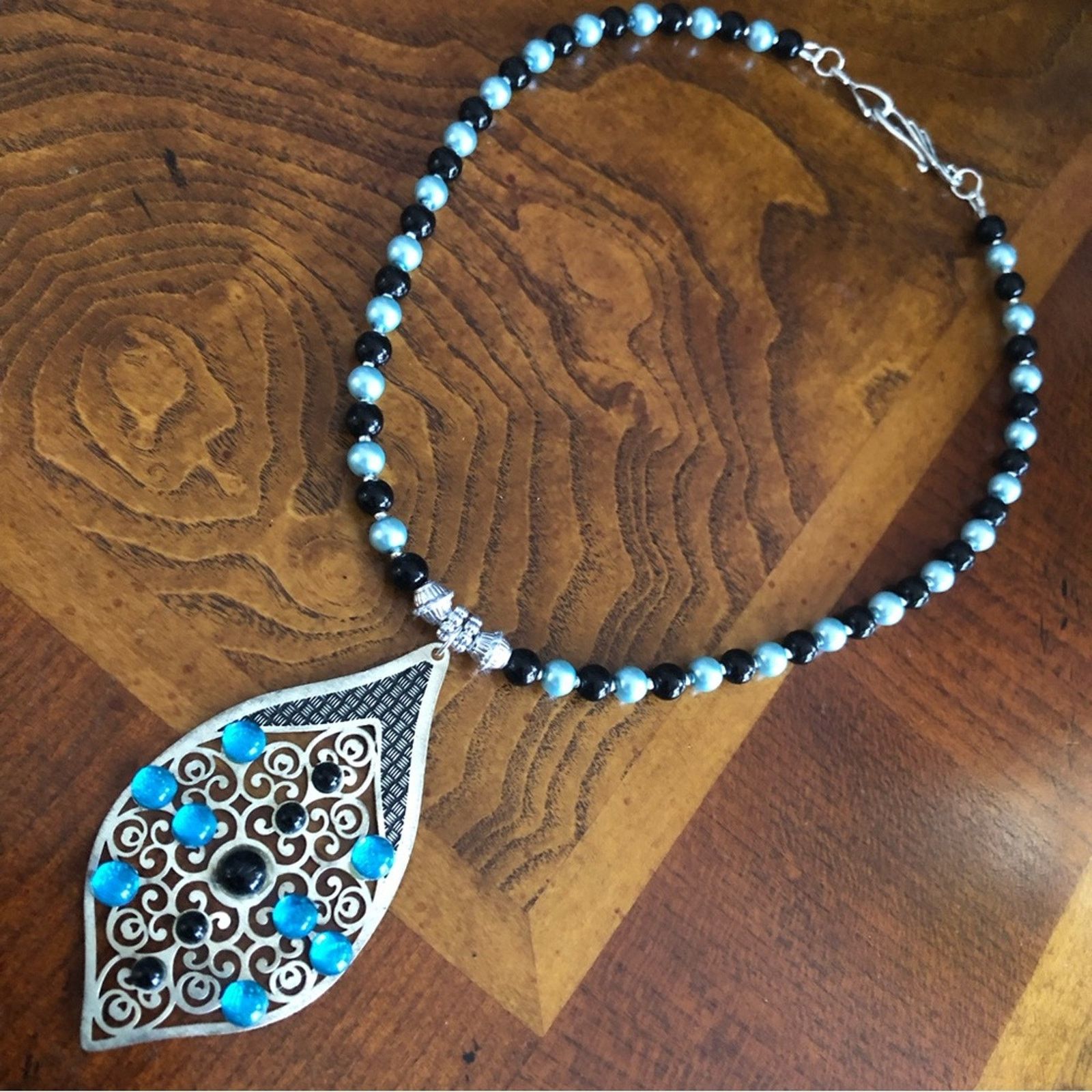 Handmade Handcrafted repurpose filigree stone pendant Pearl necklace Size ONE SIZE - 10 Thumbnail