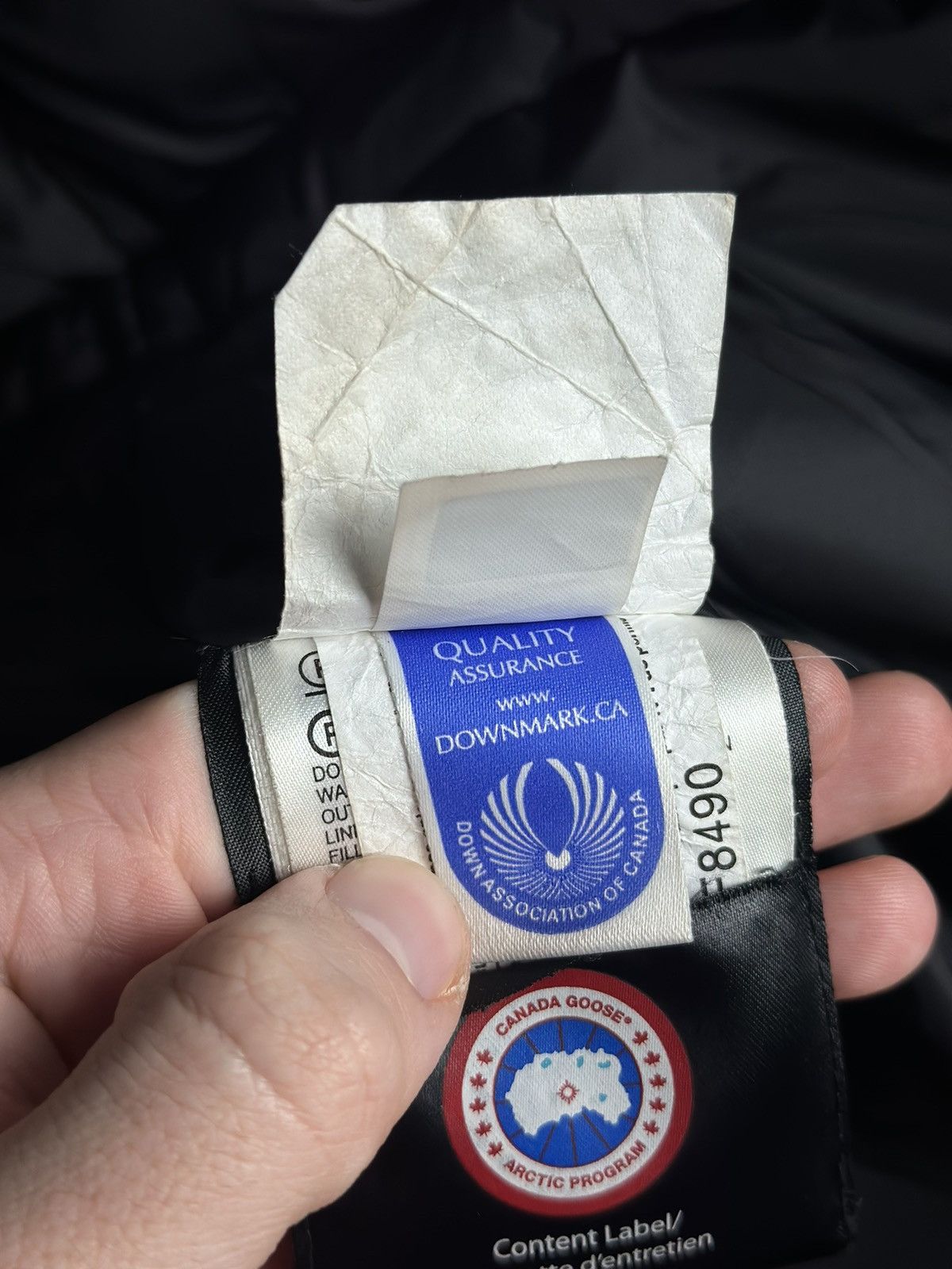 Canada Goose Canada Goose Montebello Winter Hype Parka Down Jacket Size M / US 6-8 / IT 42-44 - 20 Thumbnail