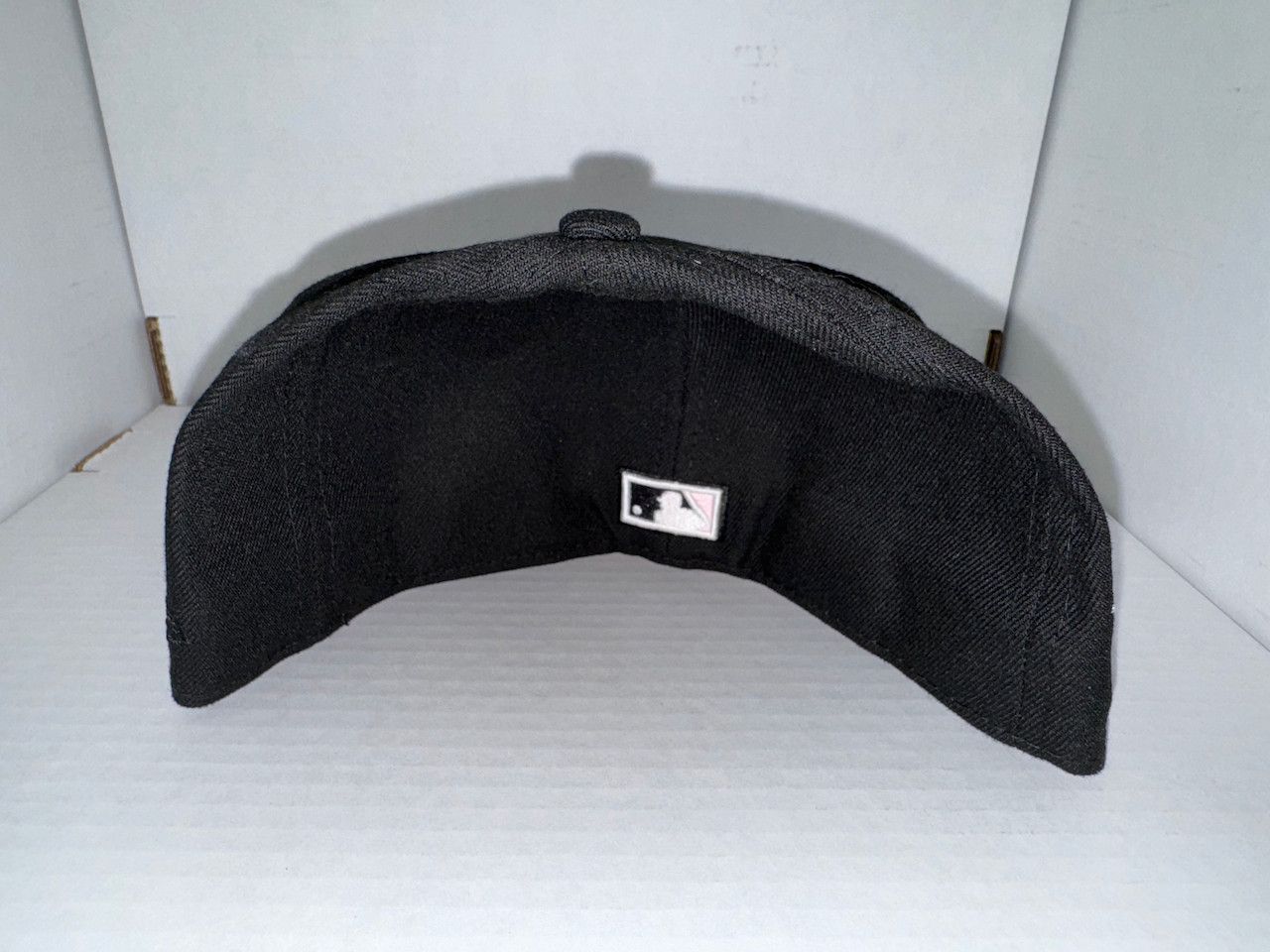 New Era NY Yankees Fitted, Black (Size 7 1/2) Size ONE SIZE - 3 Thumbnail