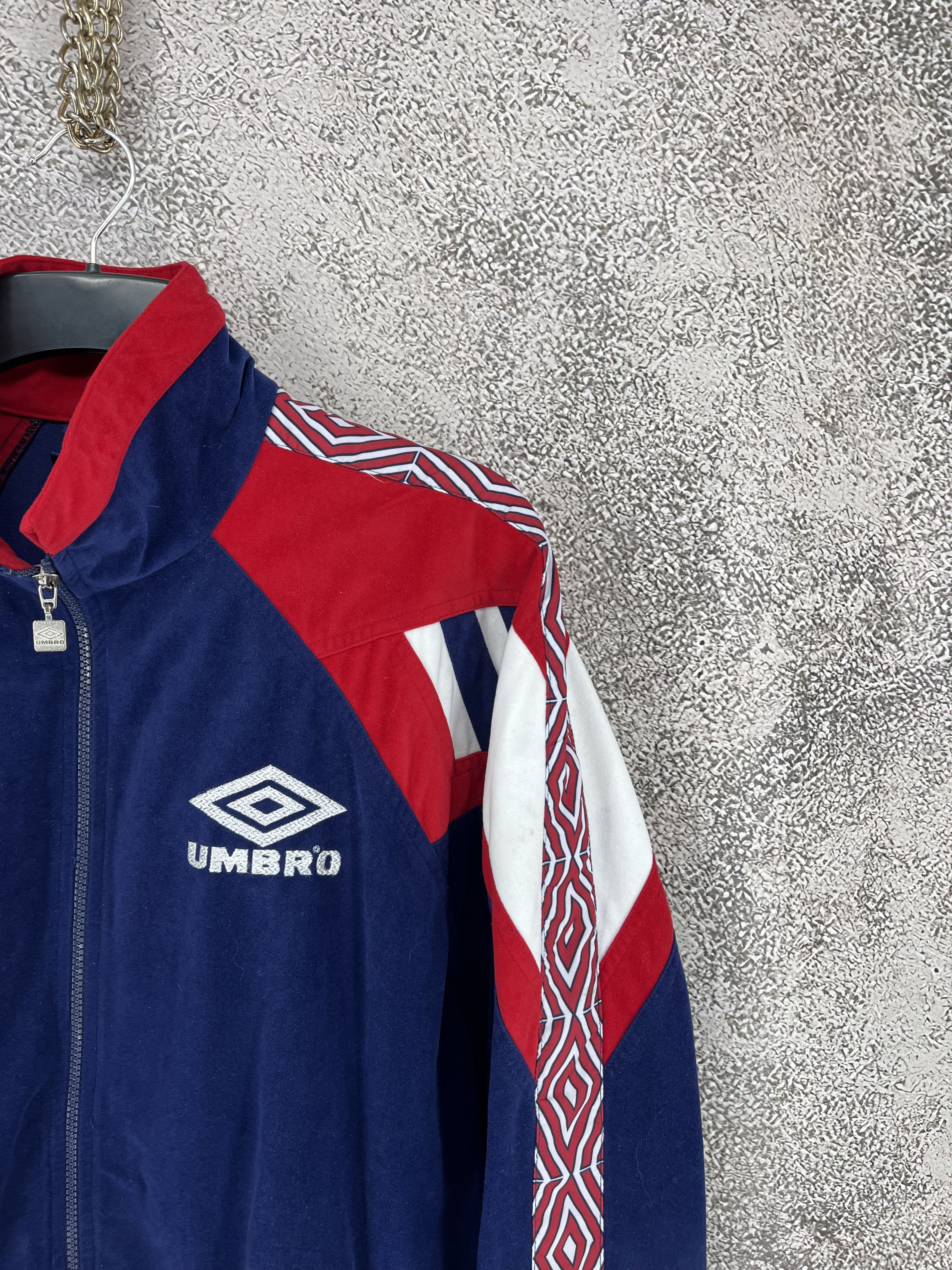 Umbro VERY RARE UMBRO VELOURS FC MANCHESTER UNITED Size US L / EU 52-54 / 3 - 5 Thumbnail