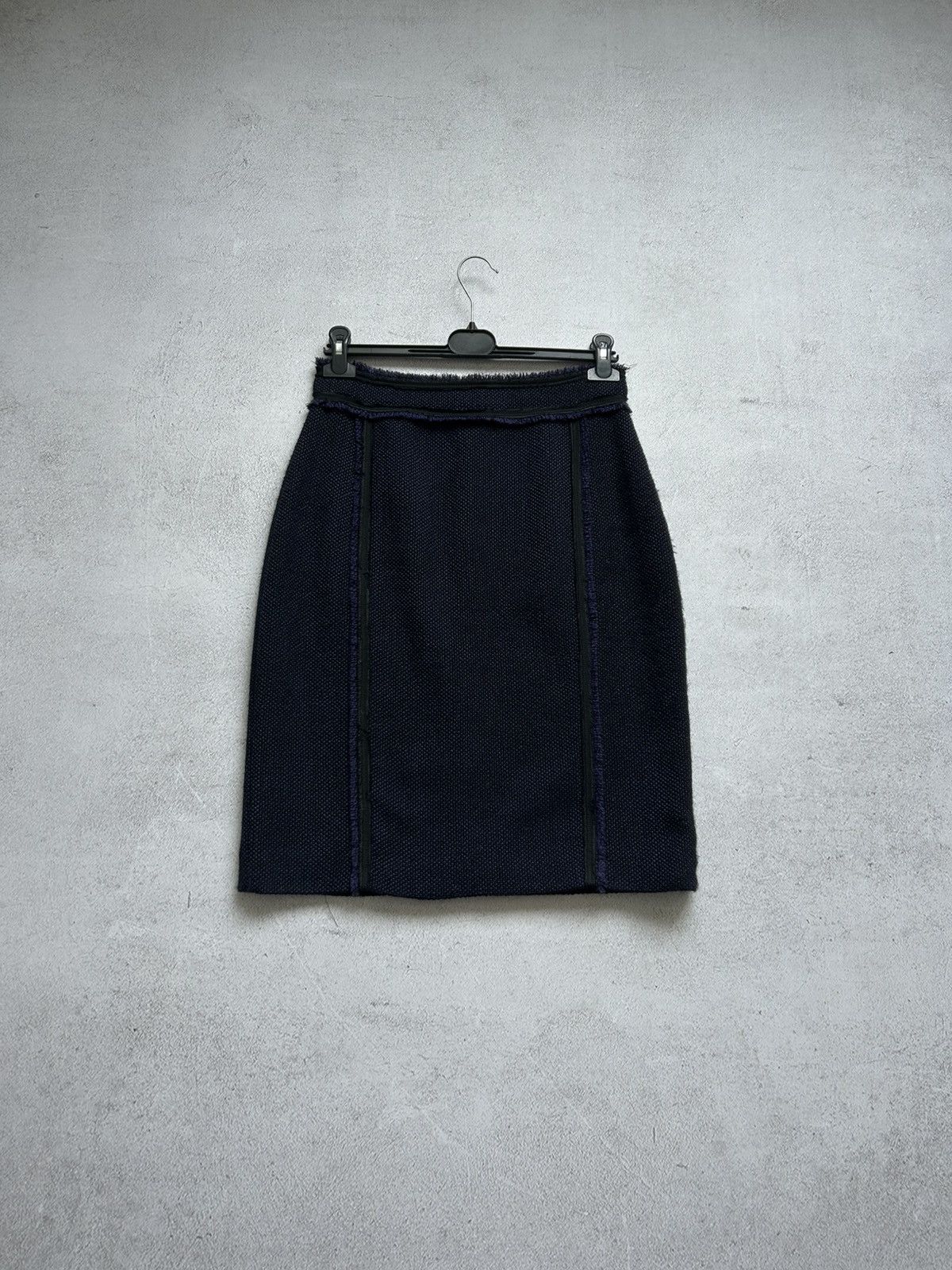Carolina Herrera × Designer Carolina Herrera premium dark blue skirt size 8 Size 30" / US 8 / IT 44 - 1 Thumbnail