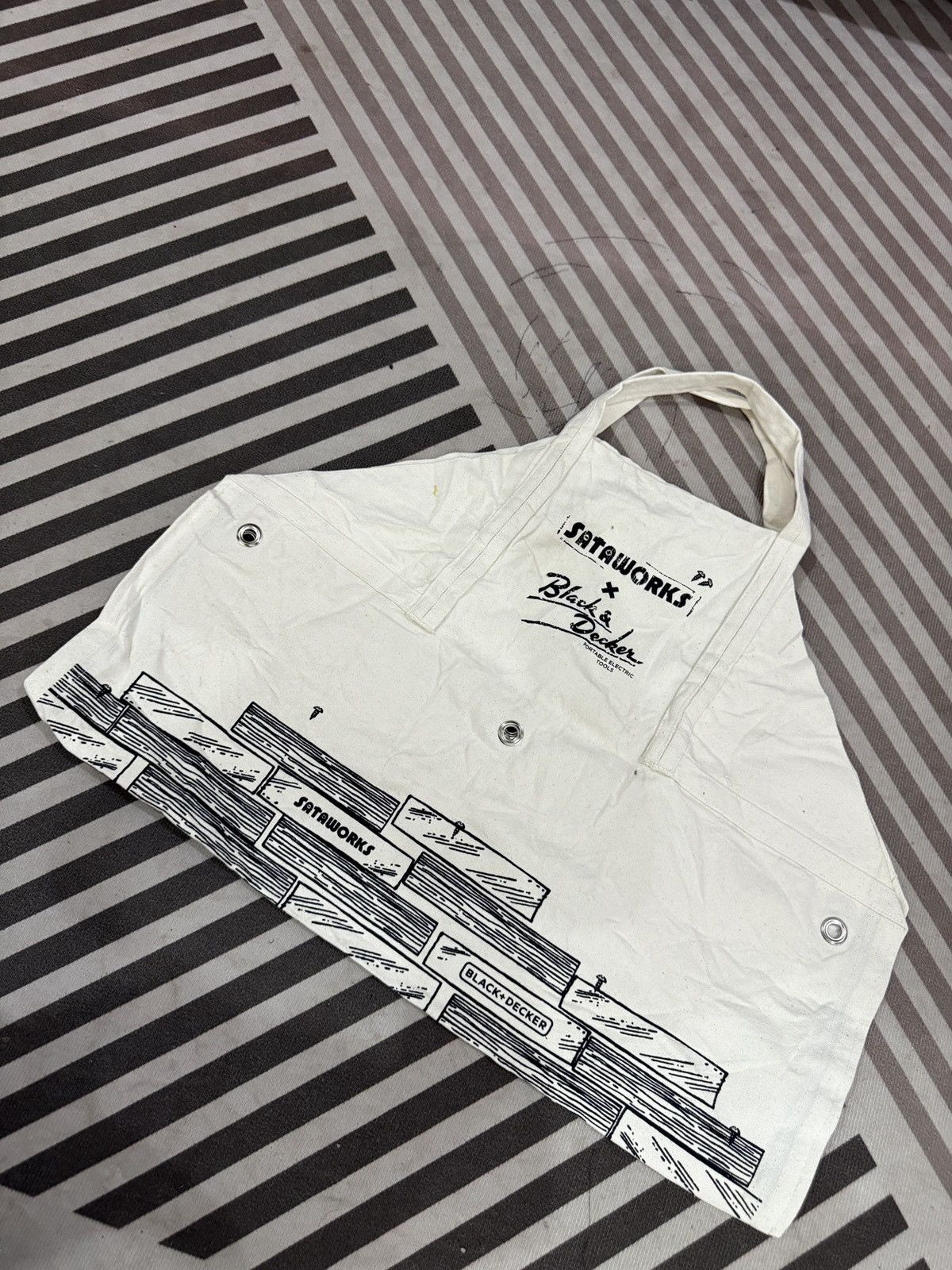 Japanese Brand 🔥🔥🔥ARCHIVE SATAWORKS X BLACK & DECKER TOOLS BAG Size ONE SIZE - 3 Thumbnail