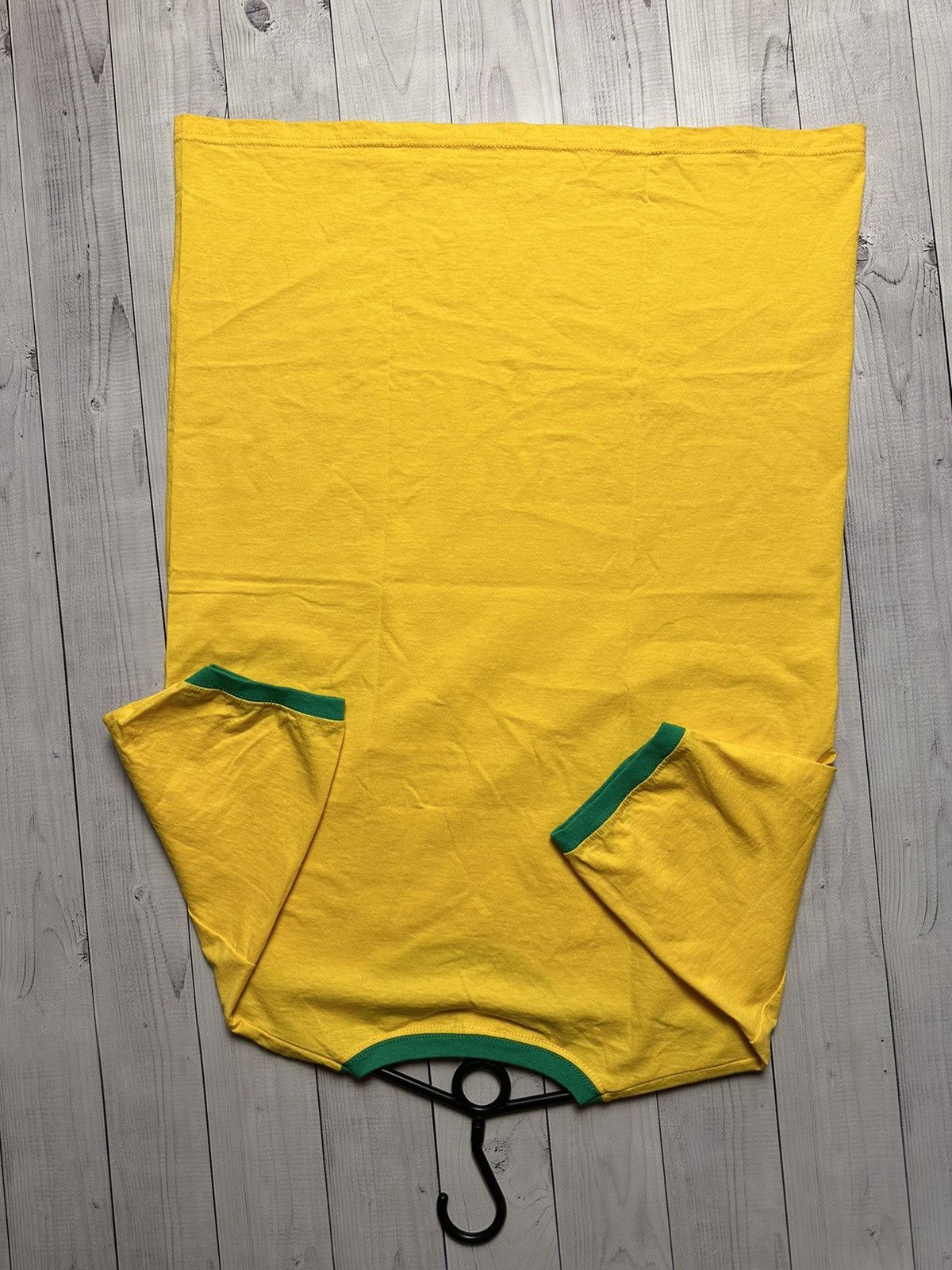 Vintage Vintage Brasil soccer fans tee logo Brazil size L yellow Size US L / EU 52-54 / 3 - 6 Thumbnail