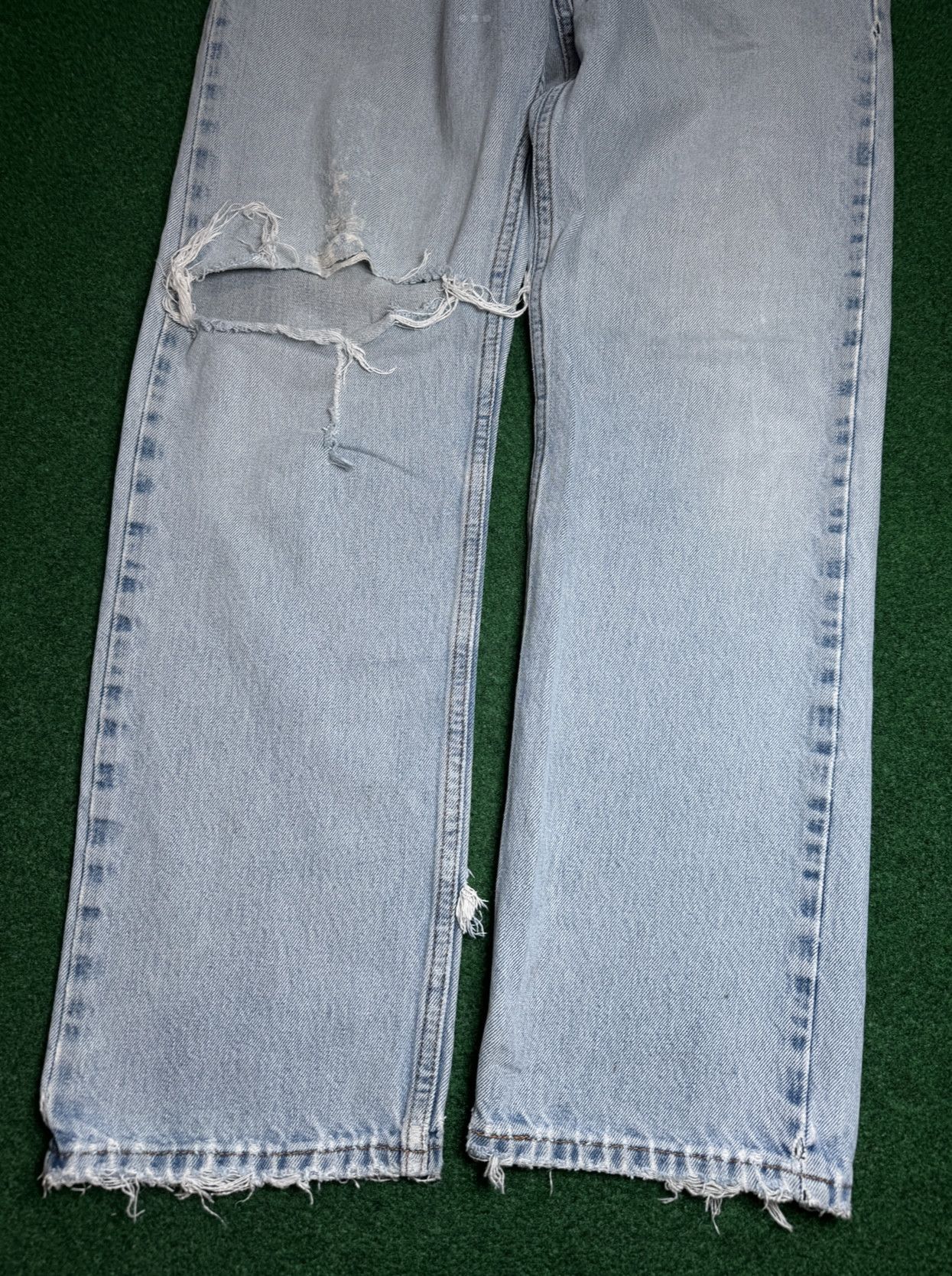Levi's Levi’’s 505 Y2K Distressed Straight Leg Light Wash Jeans Size US 31 - 7 Thumbnail