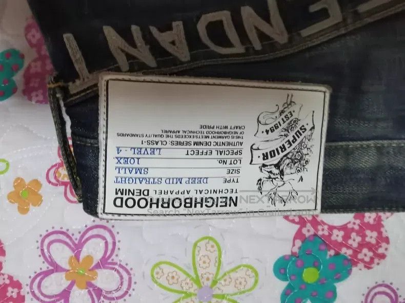 Neighborhood Neighborhood size S Jeans Size US 27 - 3 Thumbnail