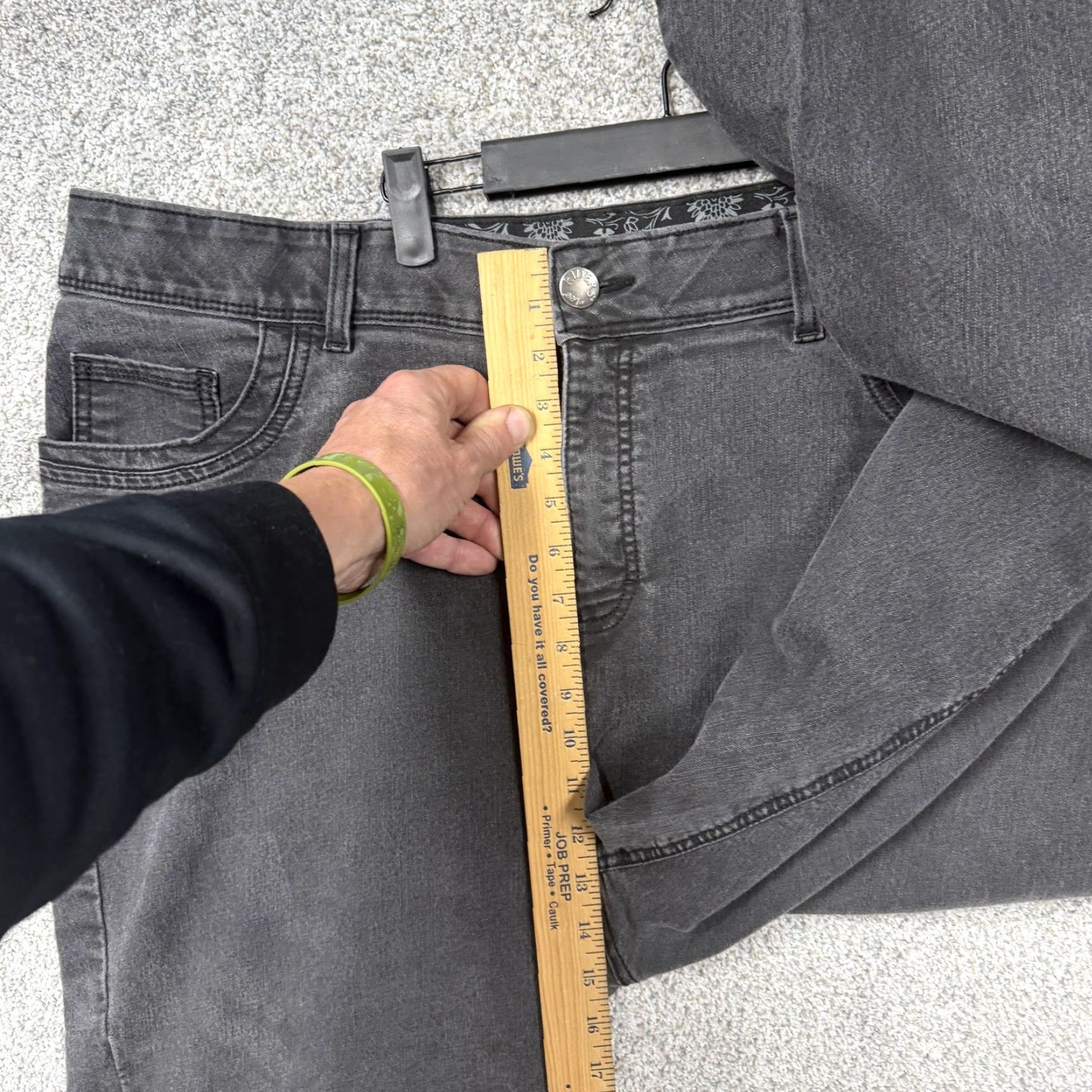 Vintage Riders Jeans Women's Plus Size Black High Rise Denim Straight Leg 42x26 5-Pocket Embroidered Back Pockets Grunge Dark Wash Size 28" / US 6 / IT 42 - 6 Thumbnail