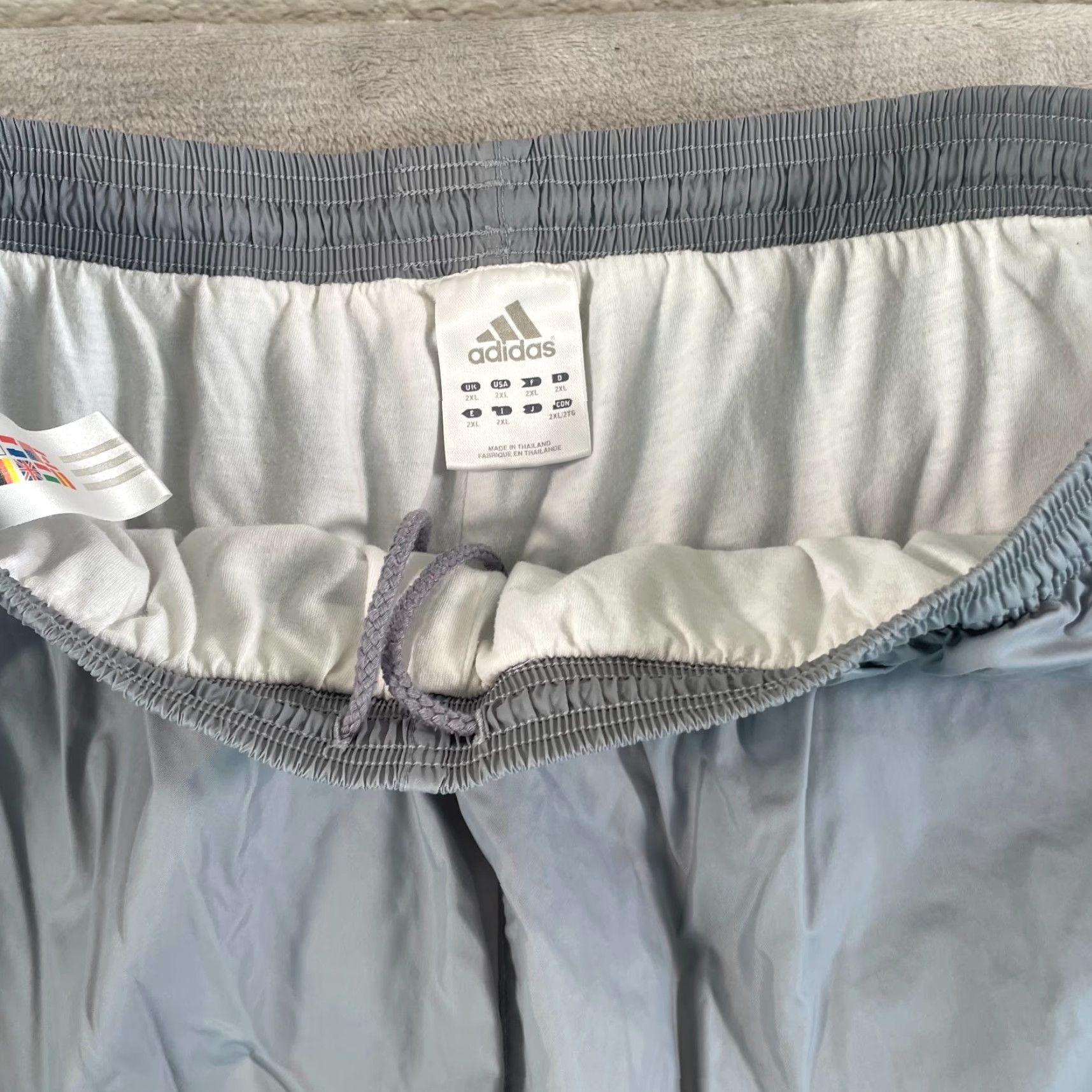 Adidas VINTAGE Adidas Baggy Track Pants Mens 2XL Grey Nylon Lined Cinch Hem 3 Stripes Size US 39 - 4 Thumbnail