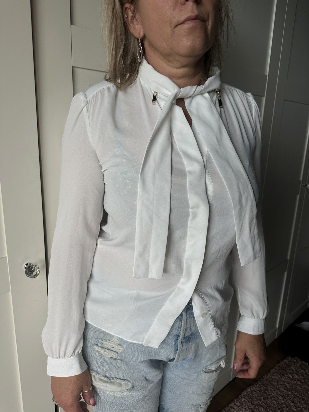 Louis Vuitton Louis Vuitton Uniforms Blouse – Size 34 with bow Size XS / US 0-2 / IT 36-38 - 3 Thumbnail
