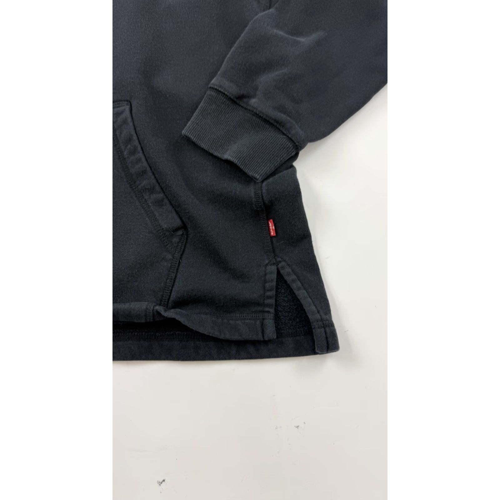 Levi's Levi's Hoodie Mens Large Black Red Logo Pullover Sweatshirt Fleece Pocket Casual Size US L / EU 52-54 / 3 - 4 Thumbnail
