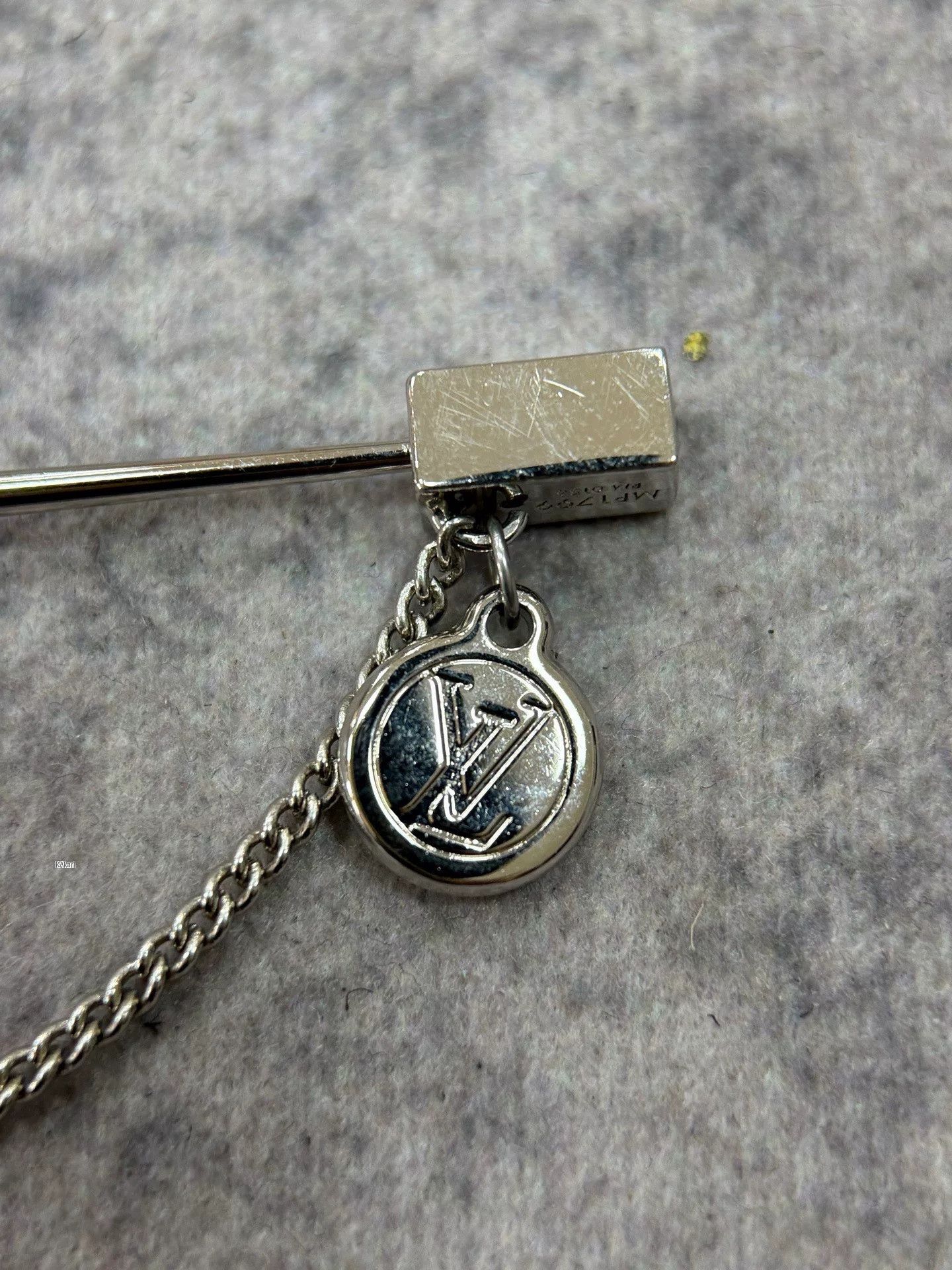 Louis Vuitton LV Brooch Size ONE SIZE - 3 Thumbnail