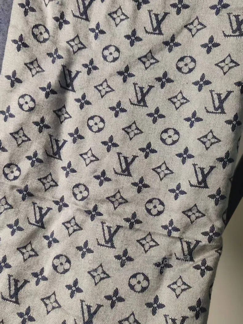 Louis Vuitton Louis Vuitton Shawl Scarf Size ONE SIZE - 3 Thumbnail