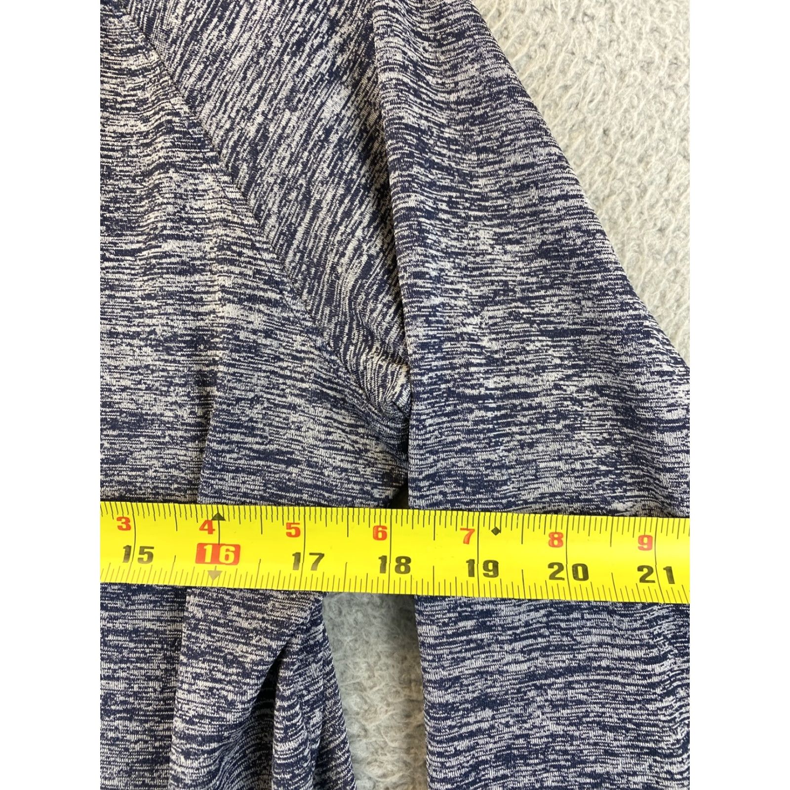 Under Armour Under Armour HeatGear L Mens Training T Shirt 1/4 Zip Long Sleeve Gray 75-28 Size US L / EU 52-54 / 3 - 5 Thumbnail