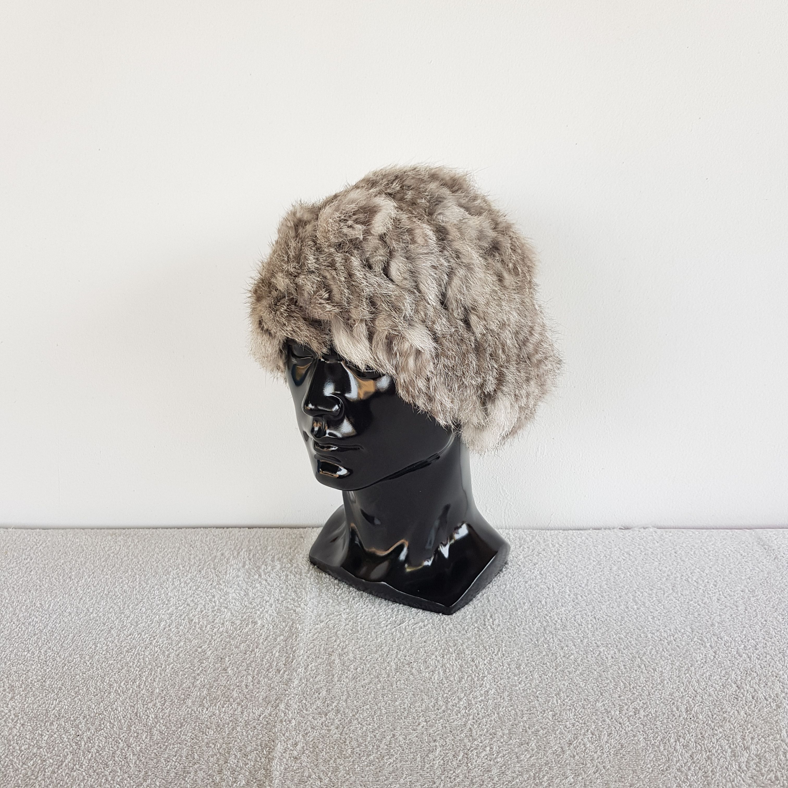 Japanese Brand Vintage Milsa Faux Fur Slouchy B90s eanie Snow Caps Hats Size ONE SIZE - 1 Thumbnail