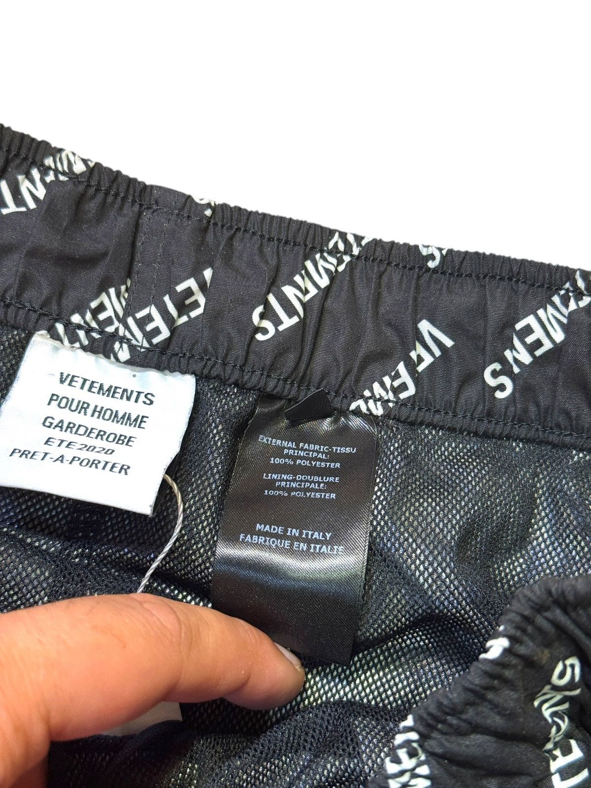 Vetements *RARE* VETEMENTS ALL OVER LOGO DEMNA ERA SHORT BAIN BATH Size US 28 / EU 44 - 6 Thumbnail
