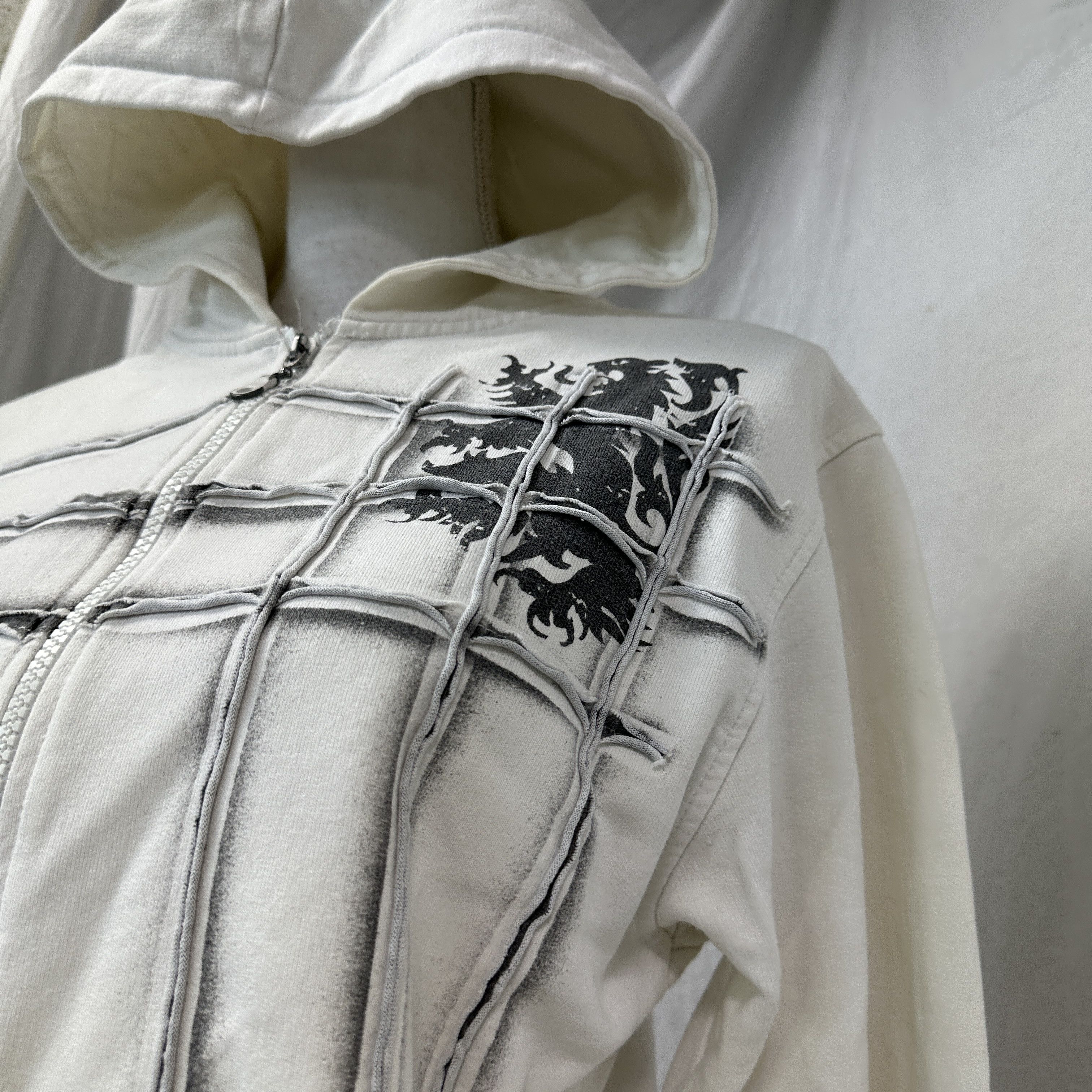 Vintage Vintage Streetwear Casual Embroidered Zip Hoodie Y2K Size US S / EU 44-46 / 1 - 8 Thumbnail