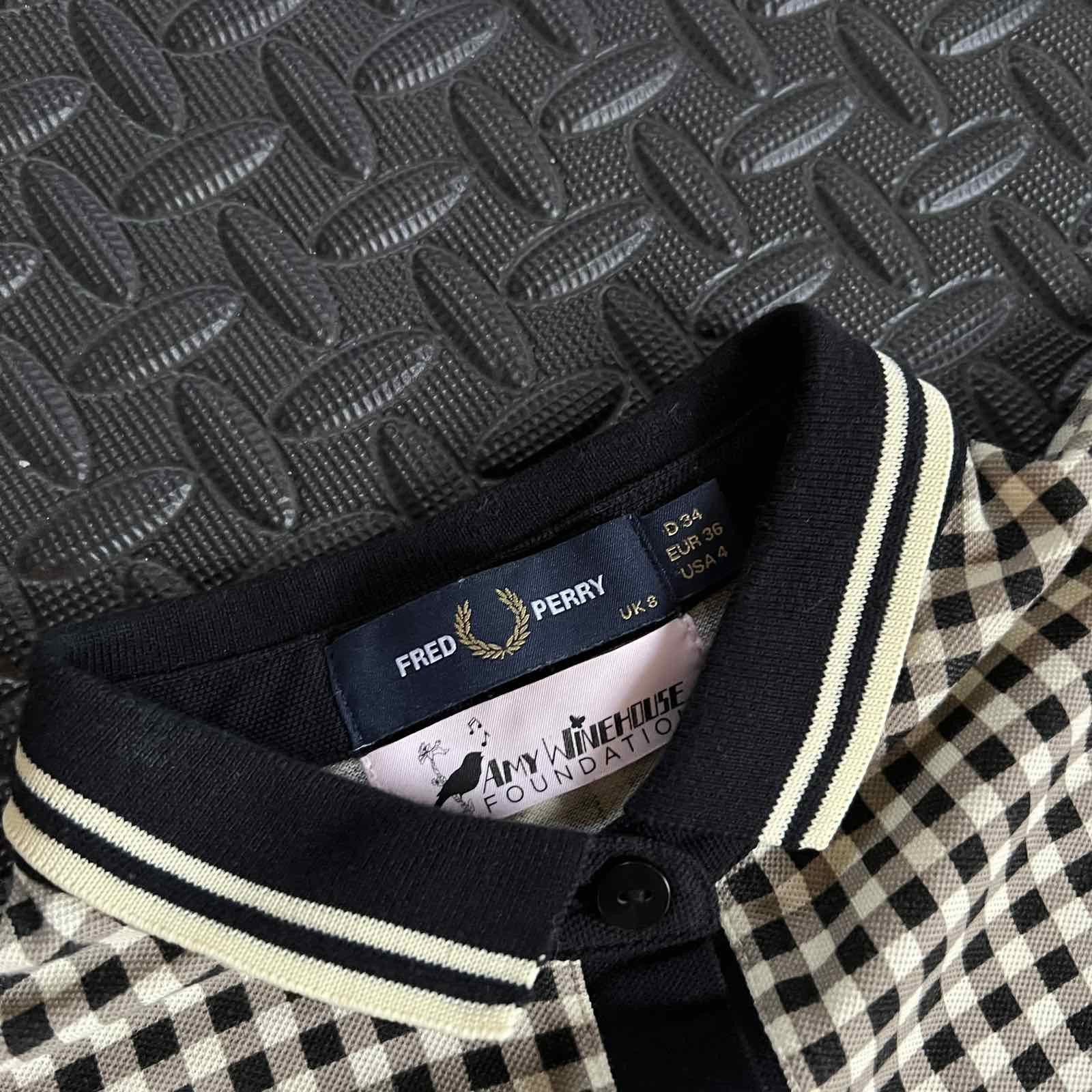 Fred Perry Fred Perry Amy Winehouse Shirt Size S / US 4 / IT 40 - 3 Thumbnail