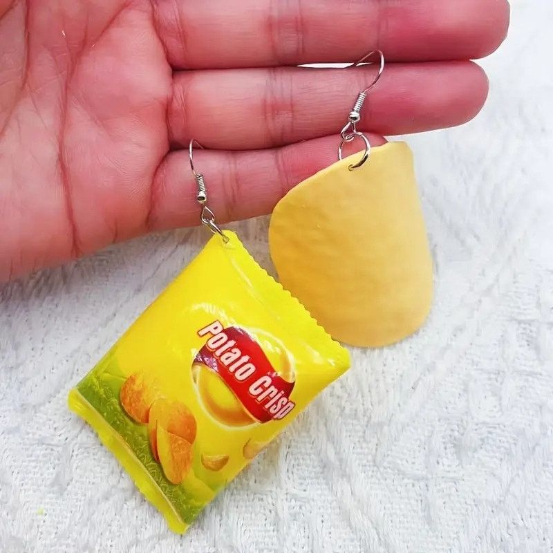 & Other Stories Funny Potato Chip & Bag Earrings – Mismatched Snack Dangle Size ONE SIZE - 1 Thumbnail