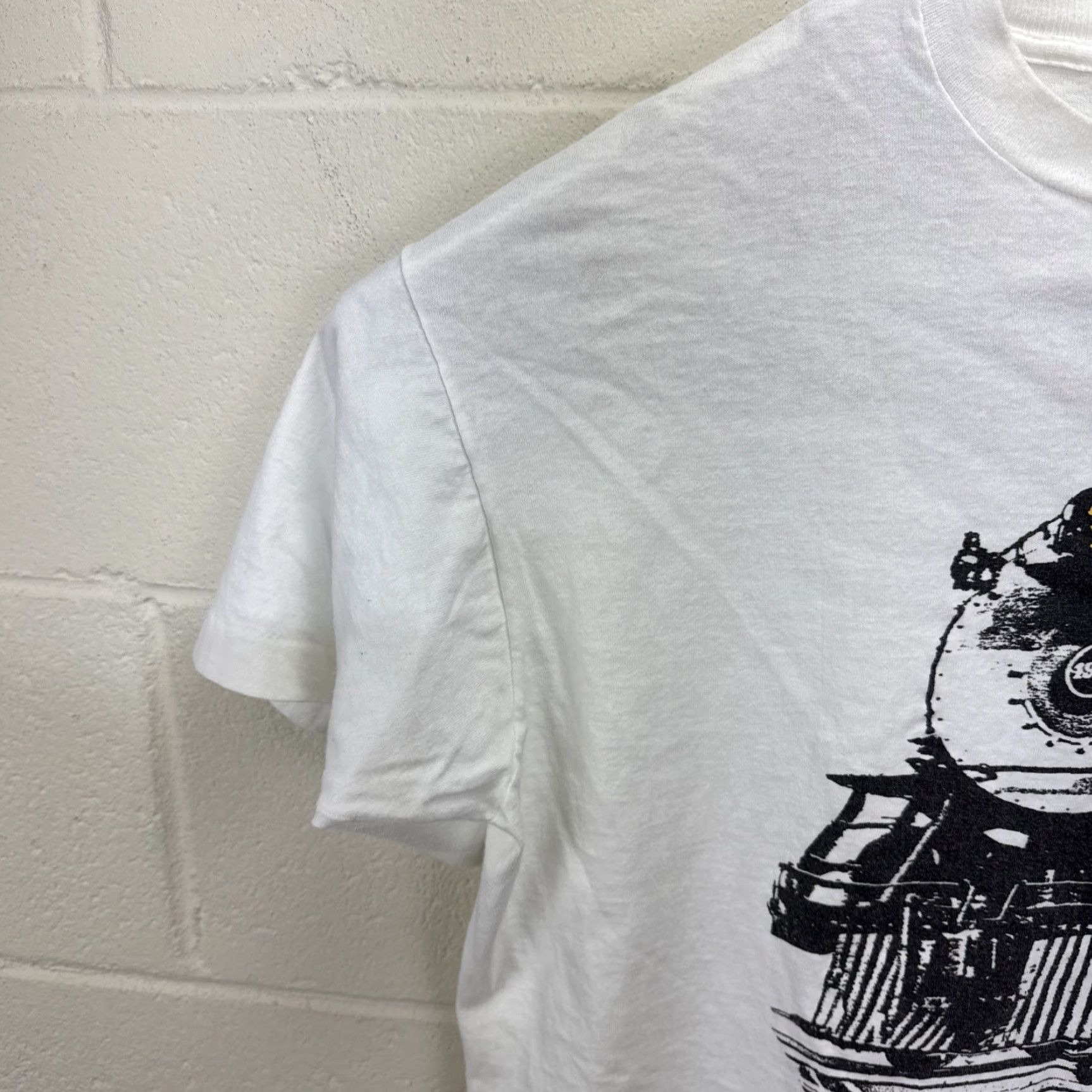 Fruit Of The Loom VINTAGE Fruit of the Loom T-Shirt Steam Locomotive Graphic Print XL White 90s Train Unisex Adults Size US XL / EU 56 / 4 - 5 Thumbnail