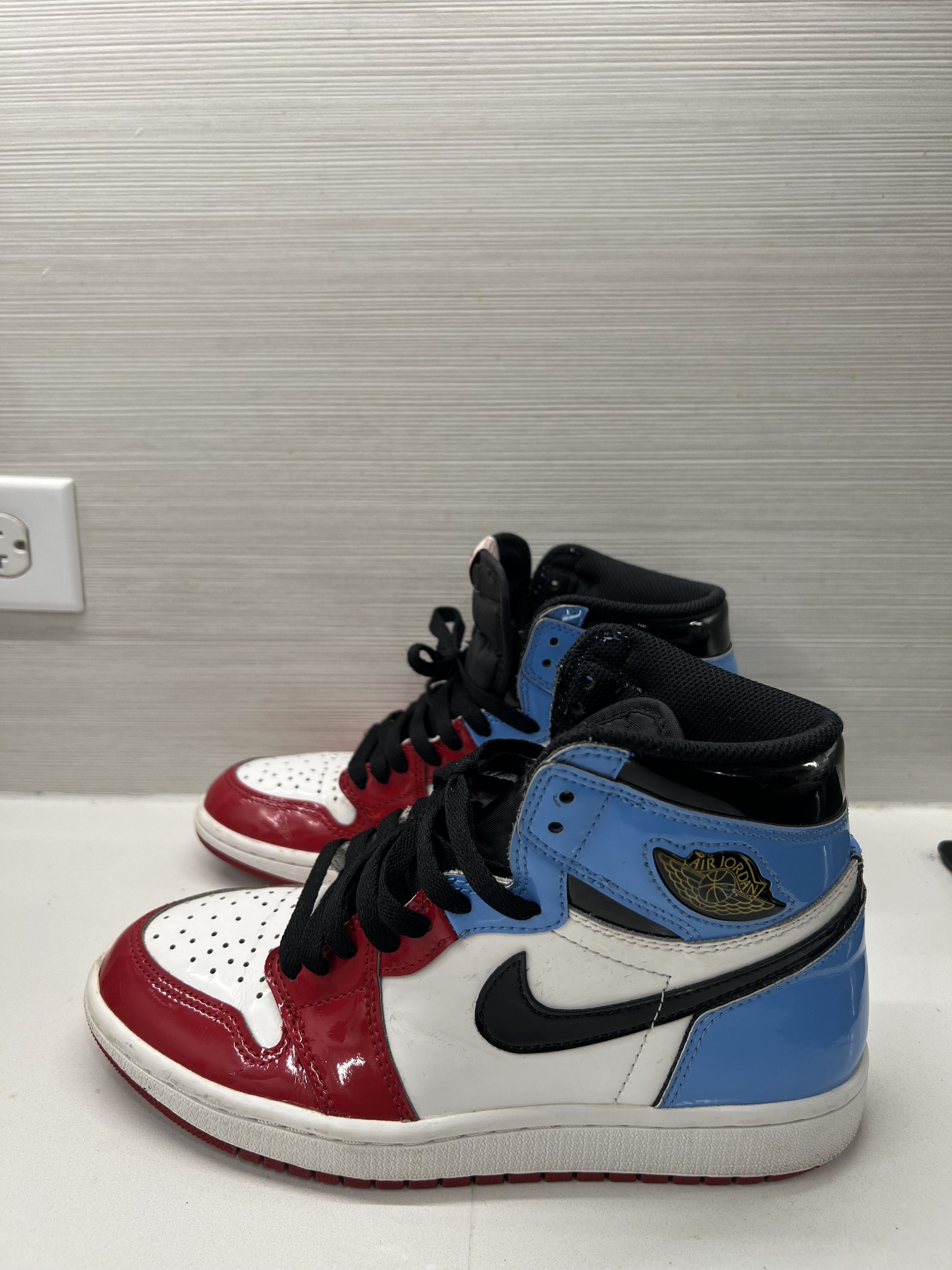 Nike Air Jordan 1 Retro High OG 'Fearless' Size US 6.5 / EU 39-40 - 2 Thumbnail