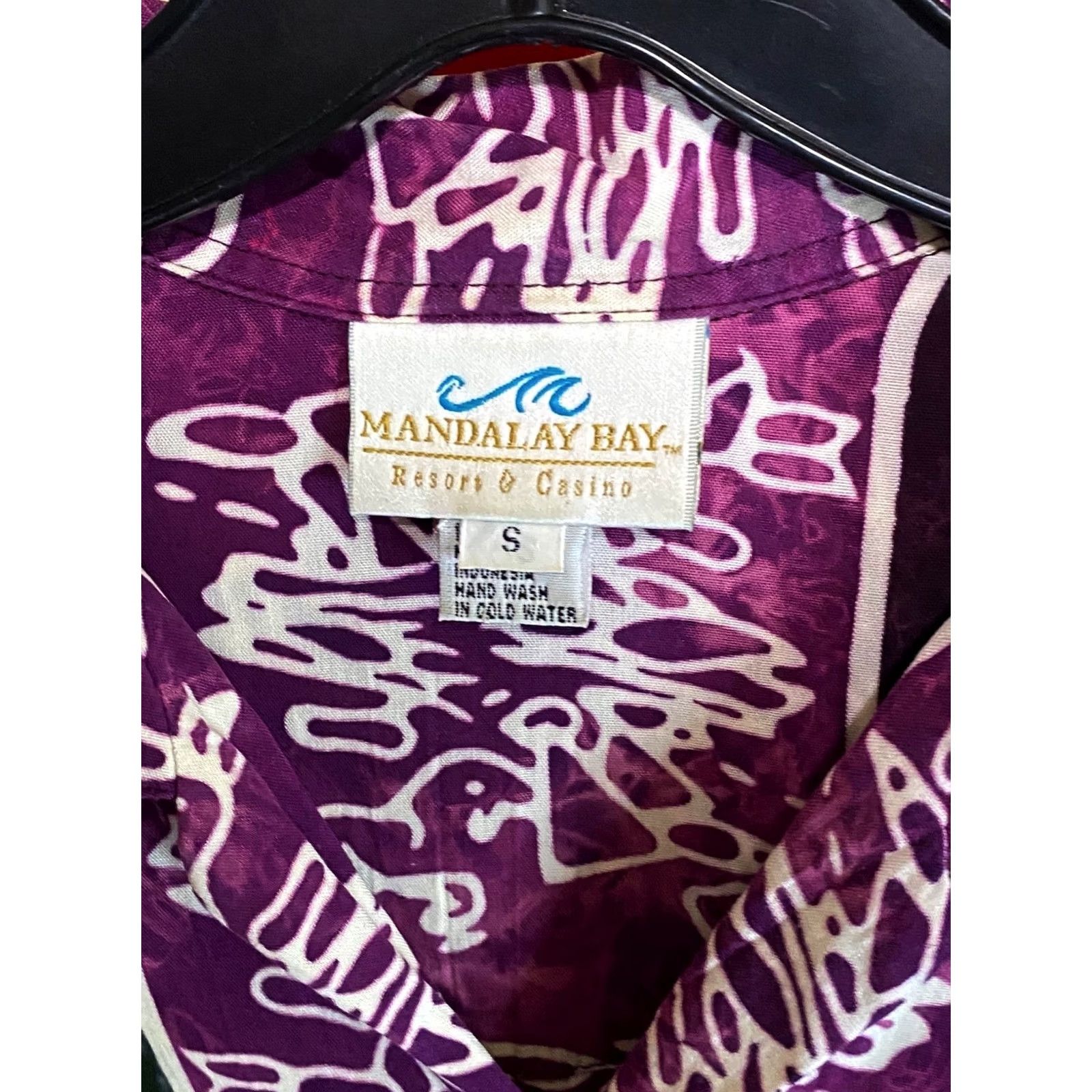Vintage Mandalay Bay Resort Casino Shirt Vegas Artwork Small S Mens Size US S / EU 44-46 / 1 - 5 Thumbnail
