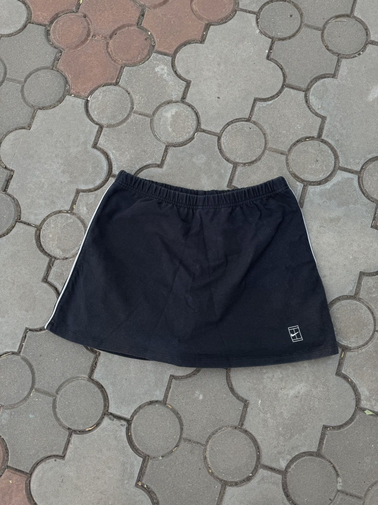 Nike × Vintage Vintage Women’s Nike Court Mini Skirt Y2K Size 30" / US 8 / IT 44 - 1 Thumbnail