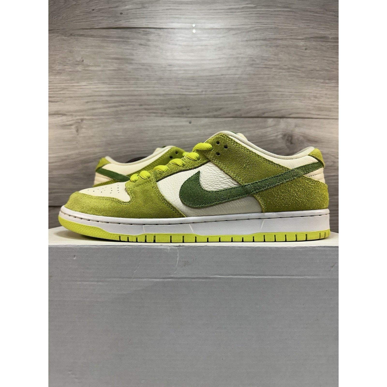 Nike Nike Dunk Pro SB Low Fruity Pack - Green Apple - Size 10.5 Size US 10.5 / EU 43-44 - 1 Thumbnail