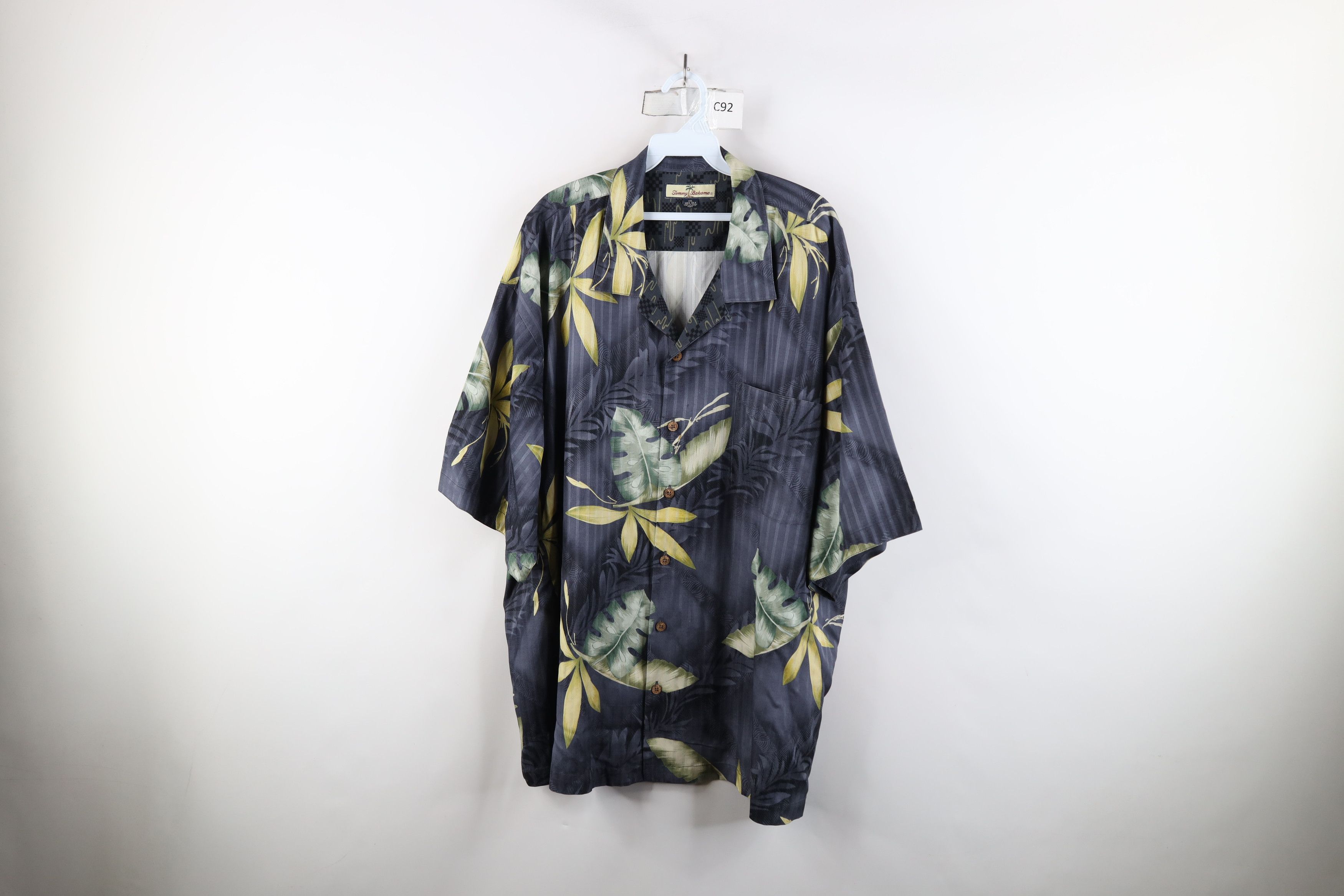 Tommy Bahama × Vintage Vintage 90s Tommy Bahama Looped Collar Hawaiian Button Shirt Size US XXL / EU 58 / 5 - 1 Thumbnail