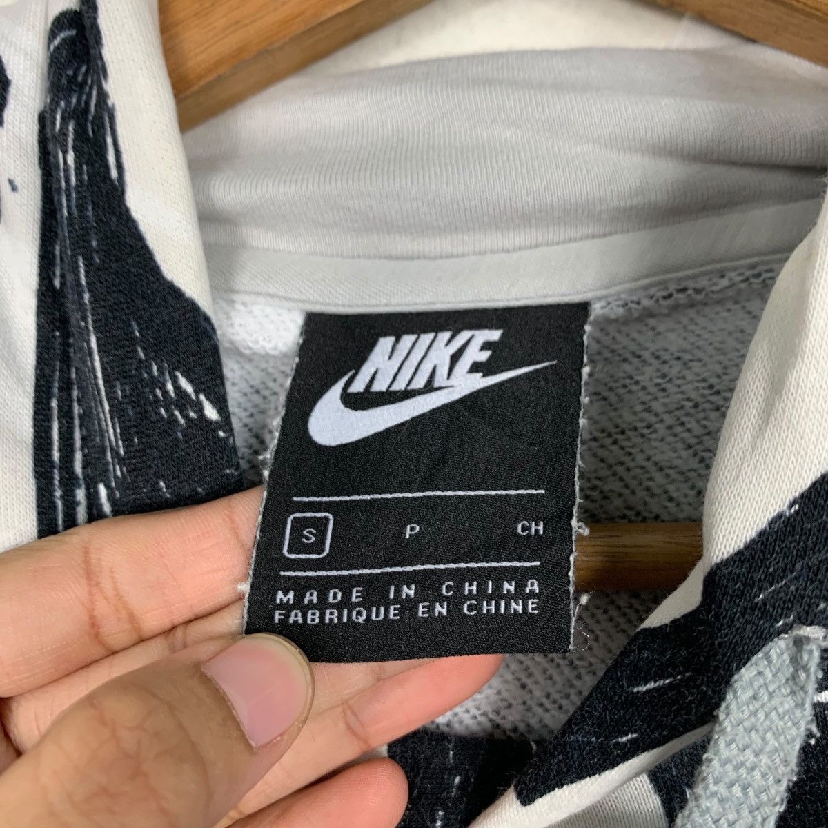 Nike NIKE All Over Print Pullover Hoodies Sweatshirt #1768-C78 Size US S / EU 44-46 / 1 - 14 Thumbnail
